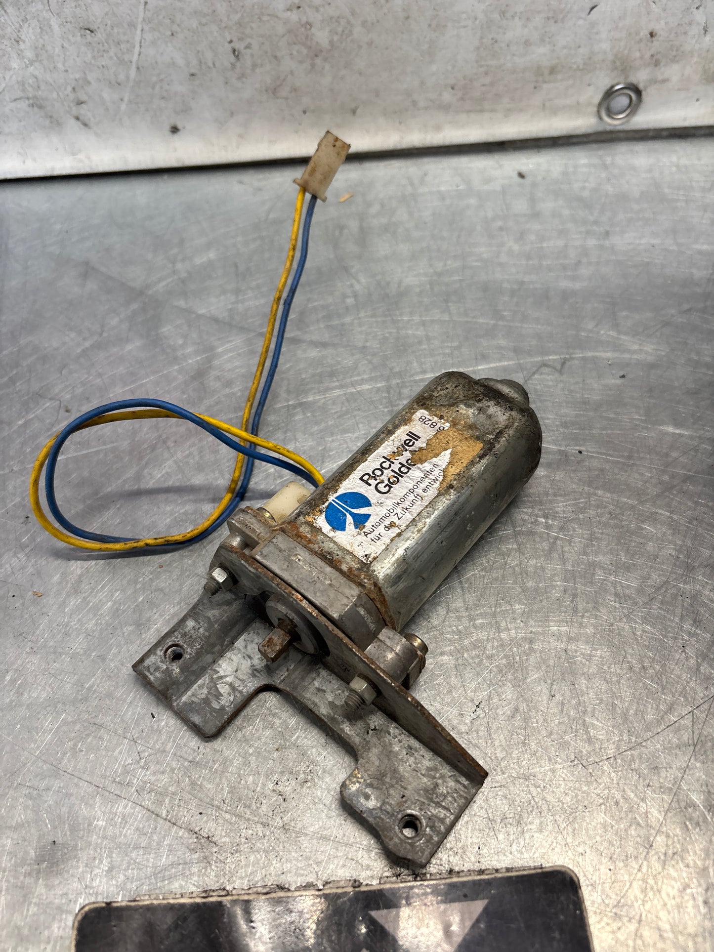 Porsche 911 964 993 targa roof, sunroof motor 91162401603 used