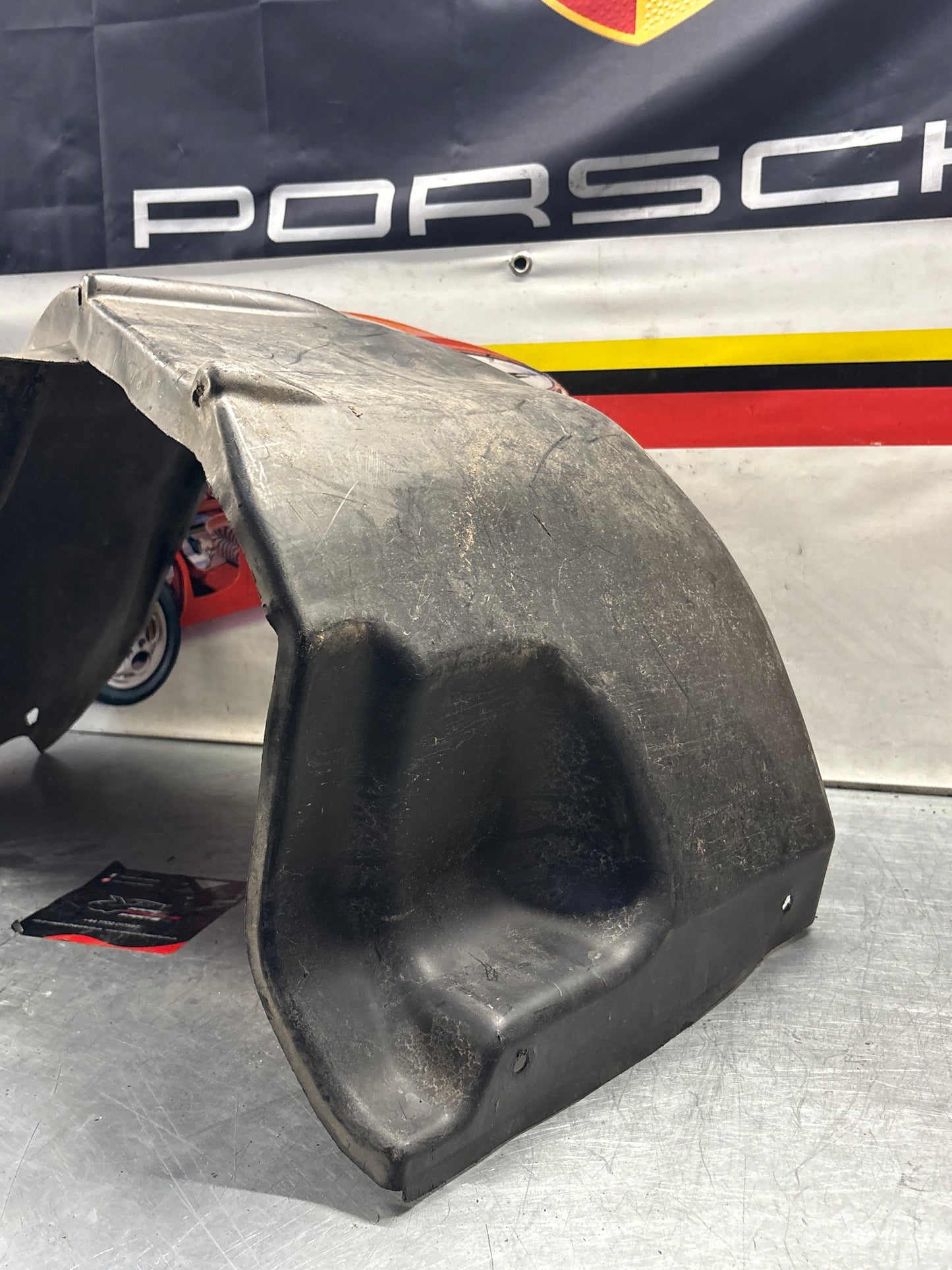 Porsche 928 wheel arch liner Left 92850438105 Used