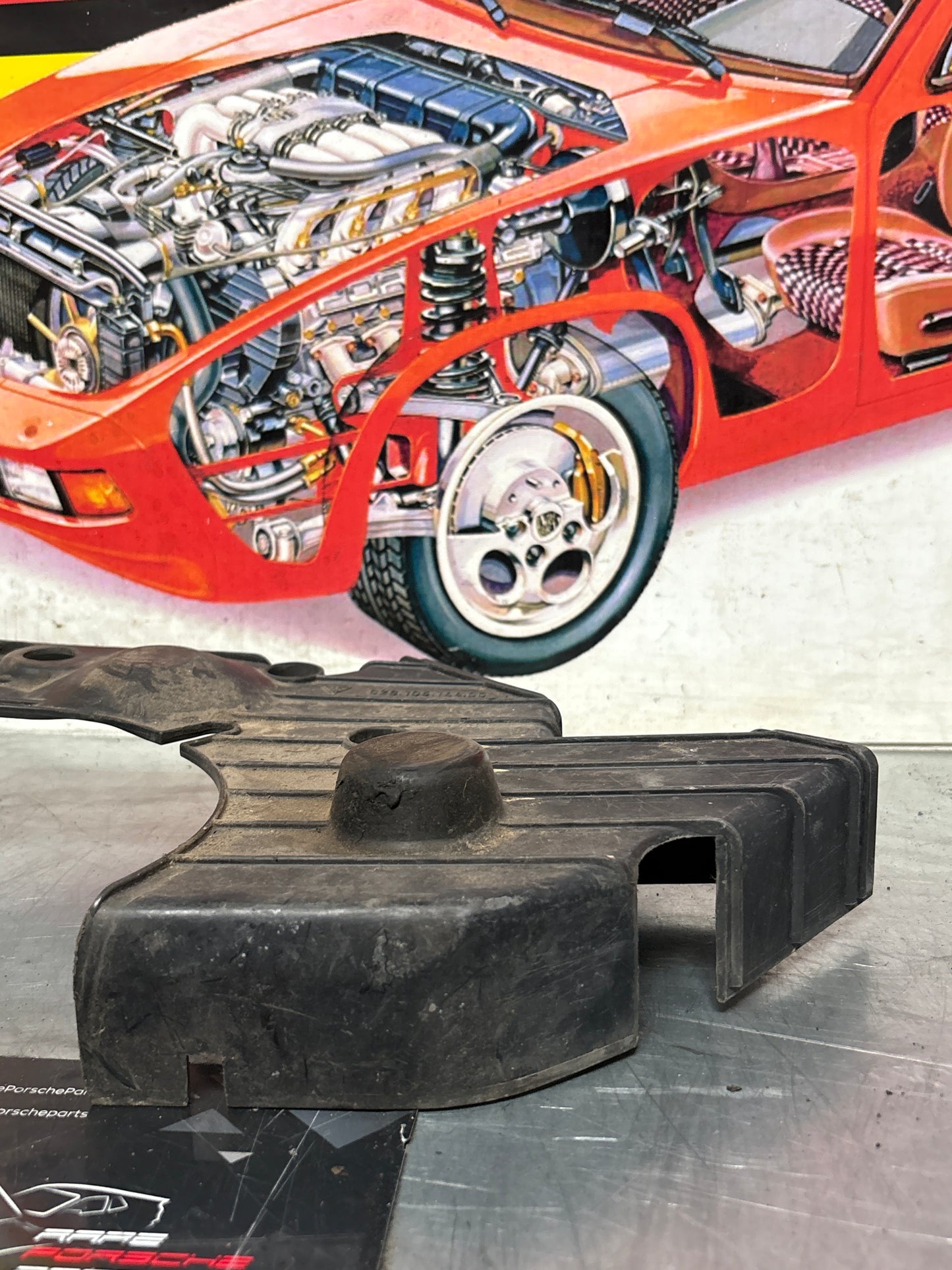 Porsche 928 central cam belt cover, used 92810514400