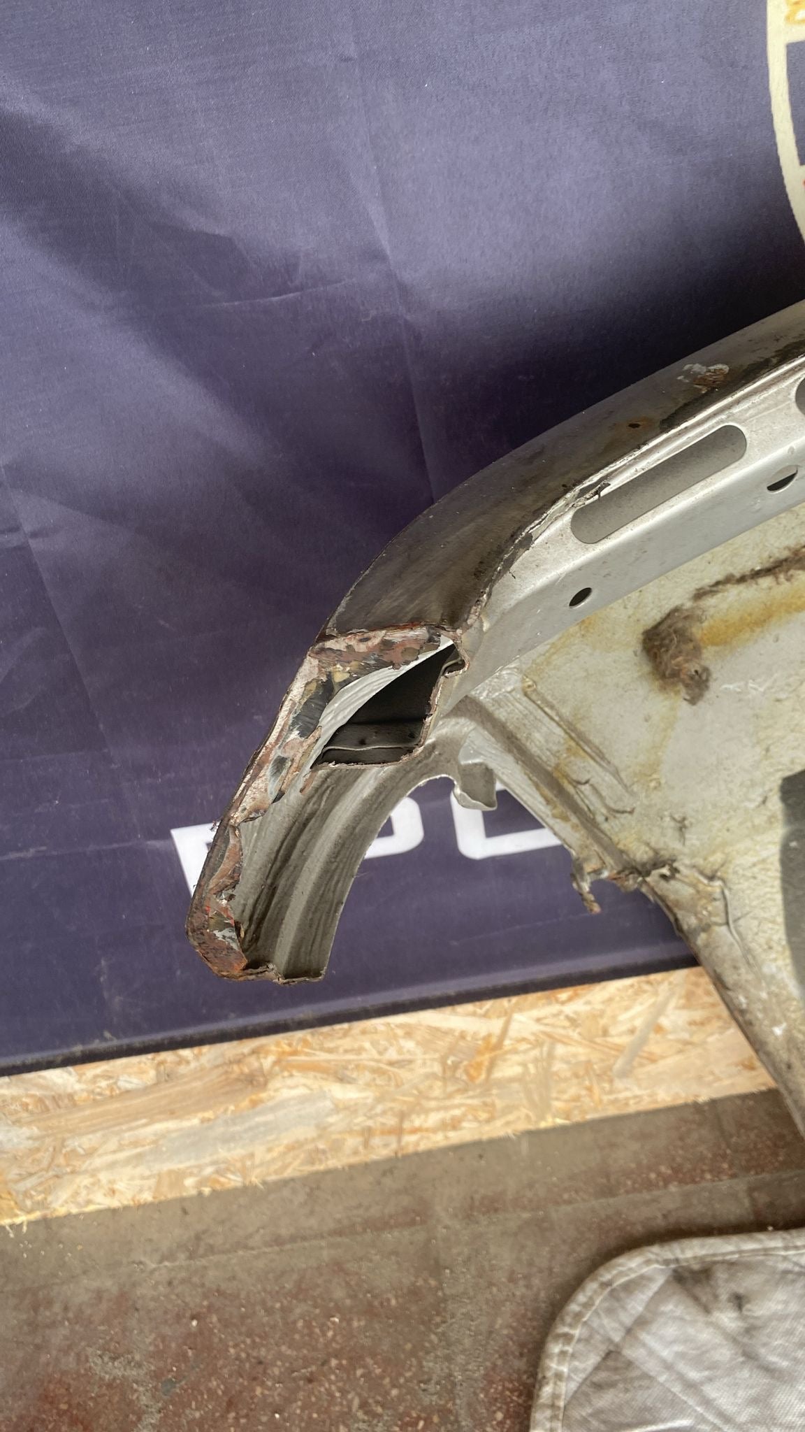 Porsche 924 left sill / fender section, 477809601B cut