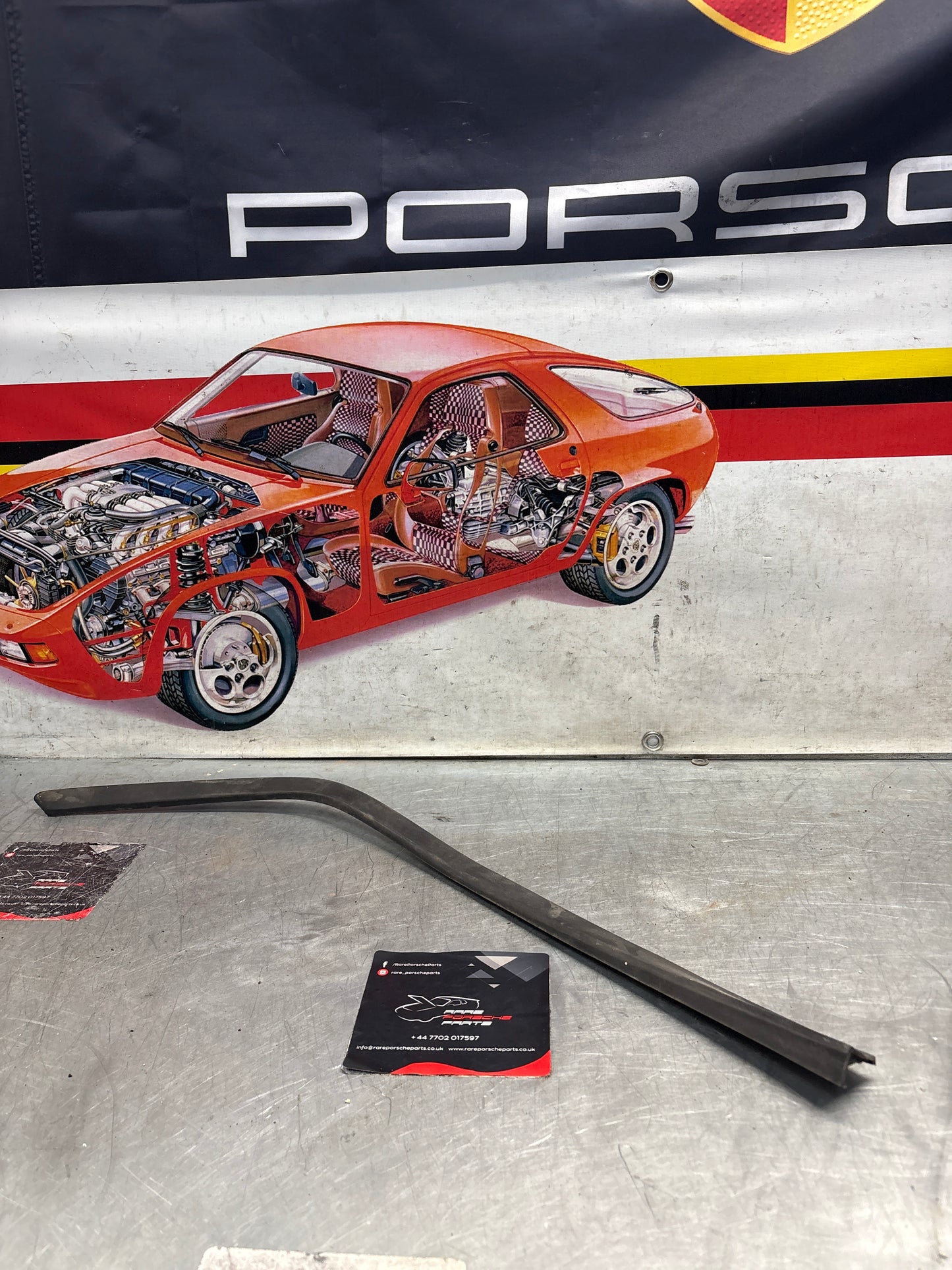 Porsche 924 right rear spoiler, used 477827558