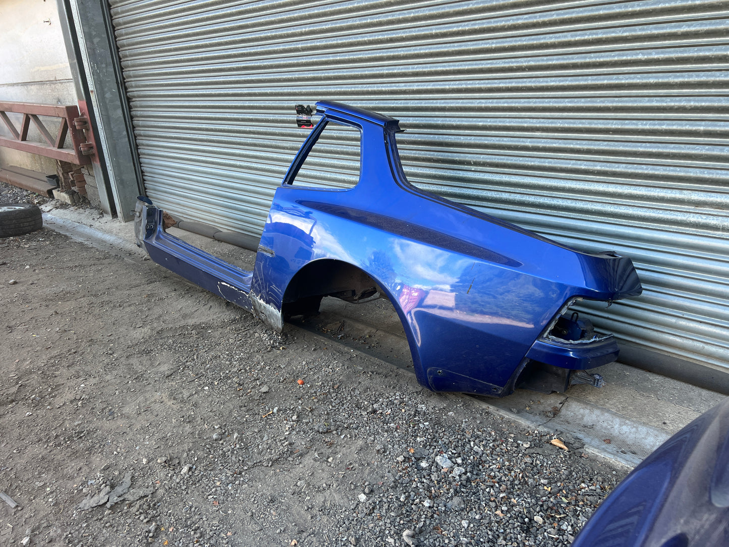 Porsche 944 left side cut, rear fender with sill 94450390303, 94450361102