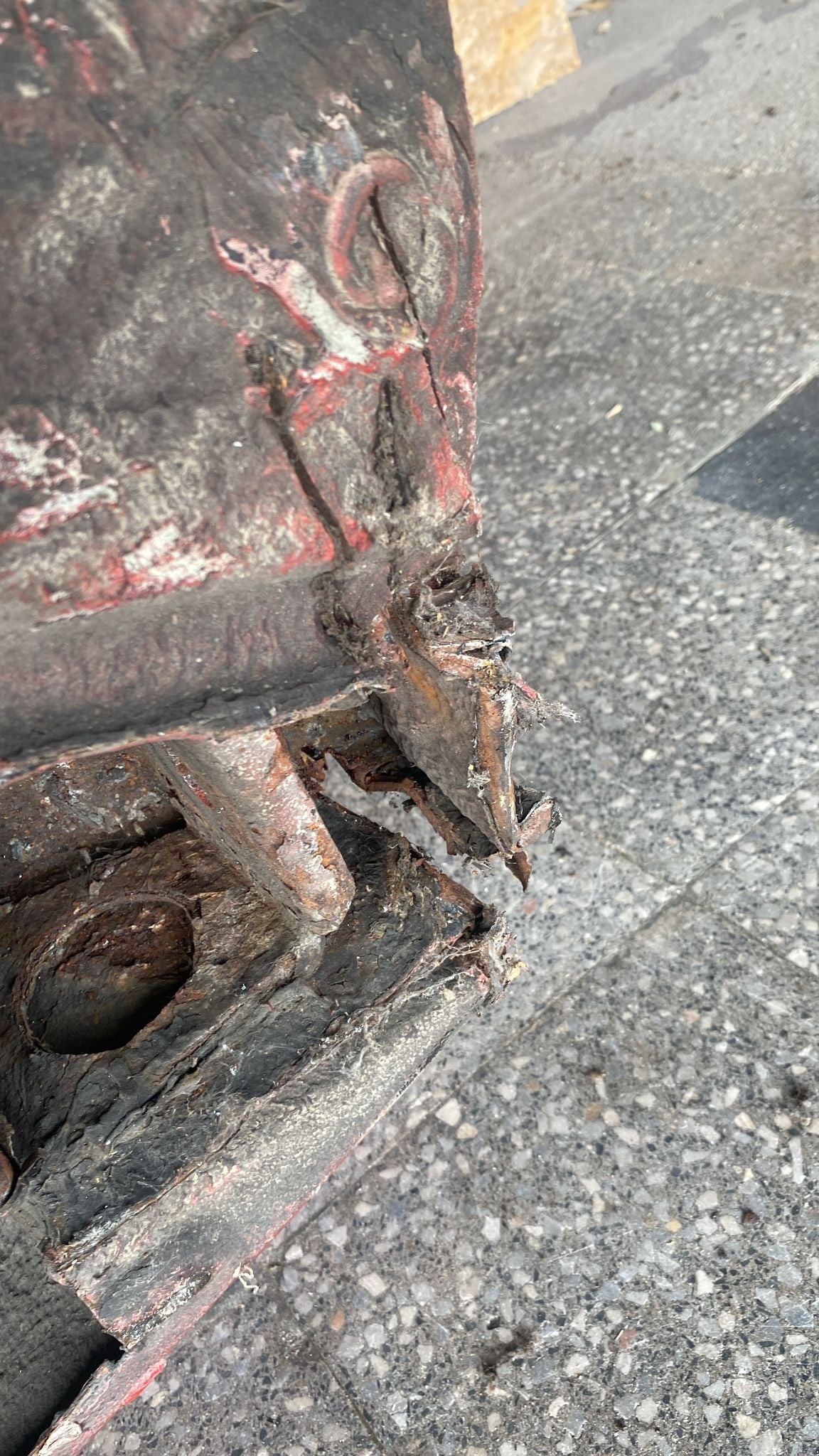 Porsche 944 left side cut, rear fender, 94450390303