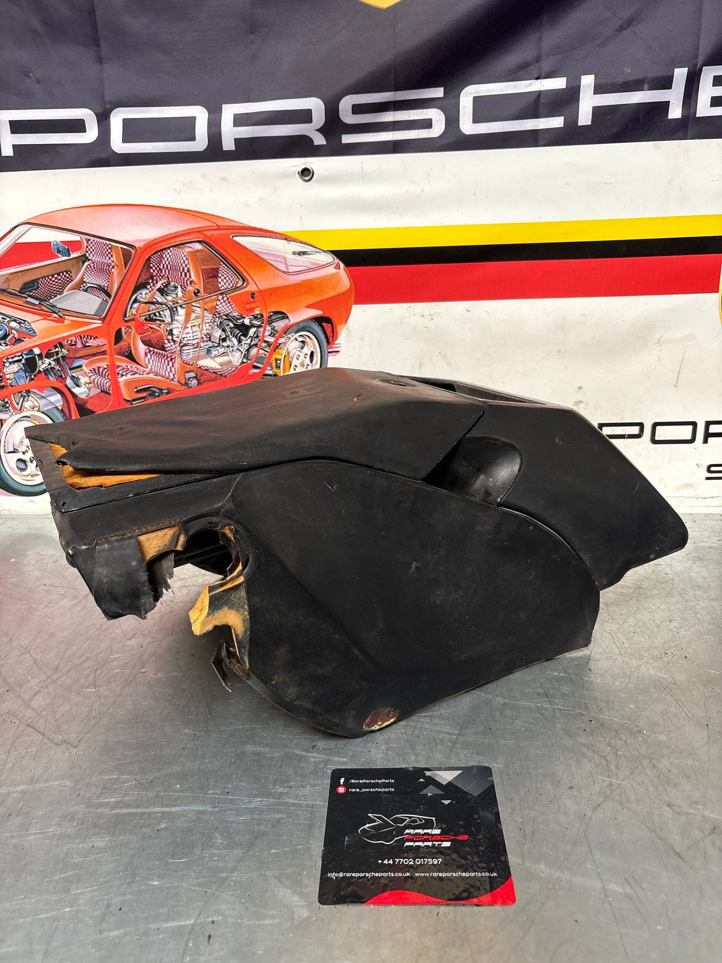 Porsche 928 S center console, rear armrest, Black no key 92852206757 spares and repair