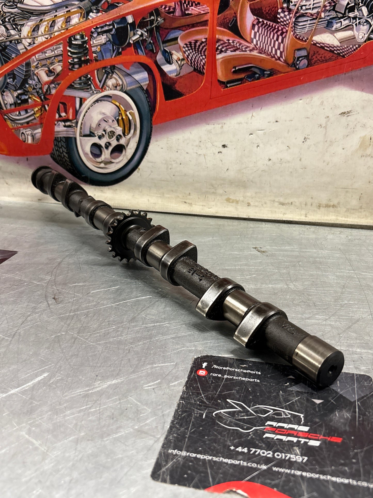 Porsche 928 S3 M28.45/46 engine Camshaft, intake side, cylinder 1-4, used 9281052913R / 92810529108