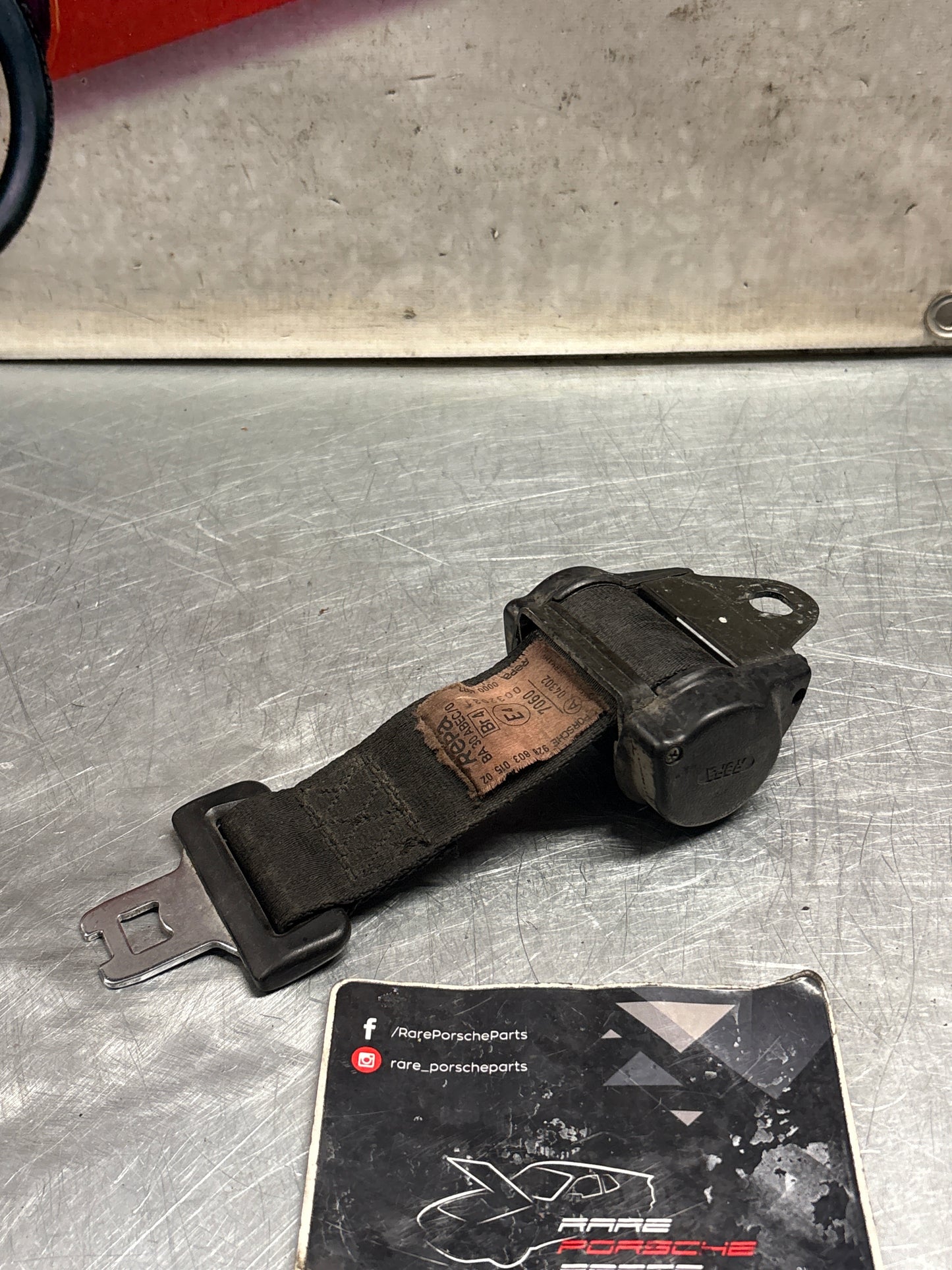 Porsche 928 rear left seat belt 92880301502, used