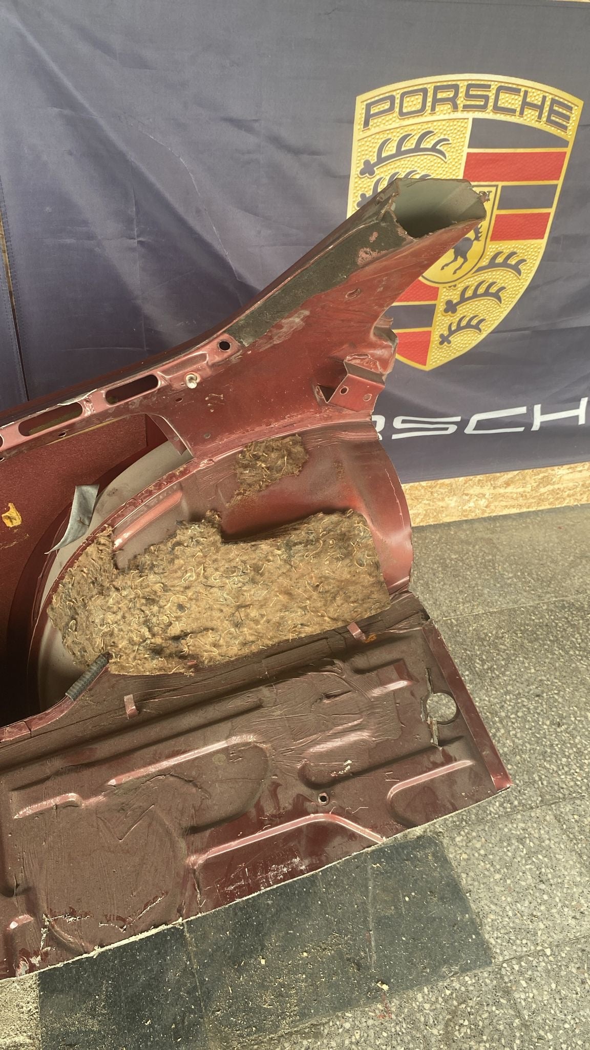 Porsche 944 left side cut, rear fender 94450390303,