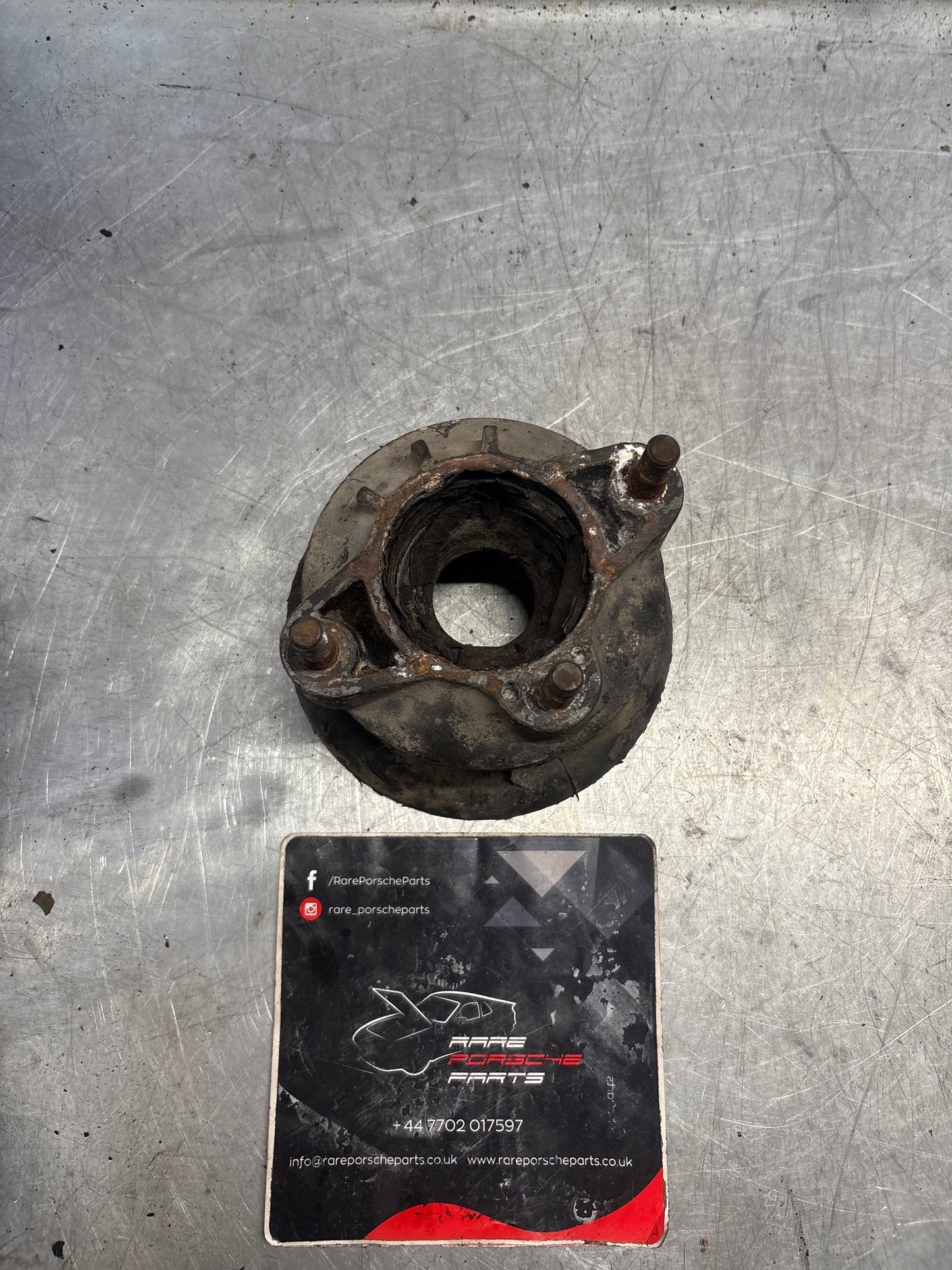 Porsche 928 Spring plate mount, used 92834304707