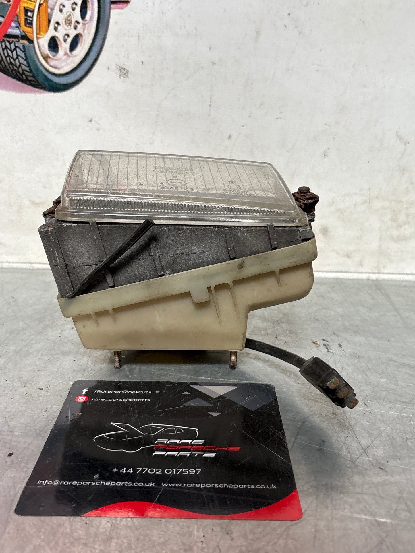 Porsche 928 High Beam Light Passenger Side, used 92863141401 / 0305401001