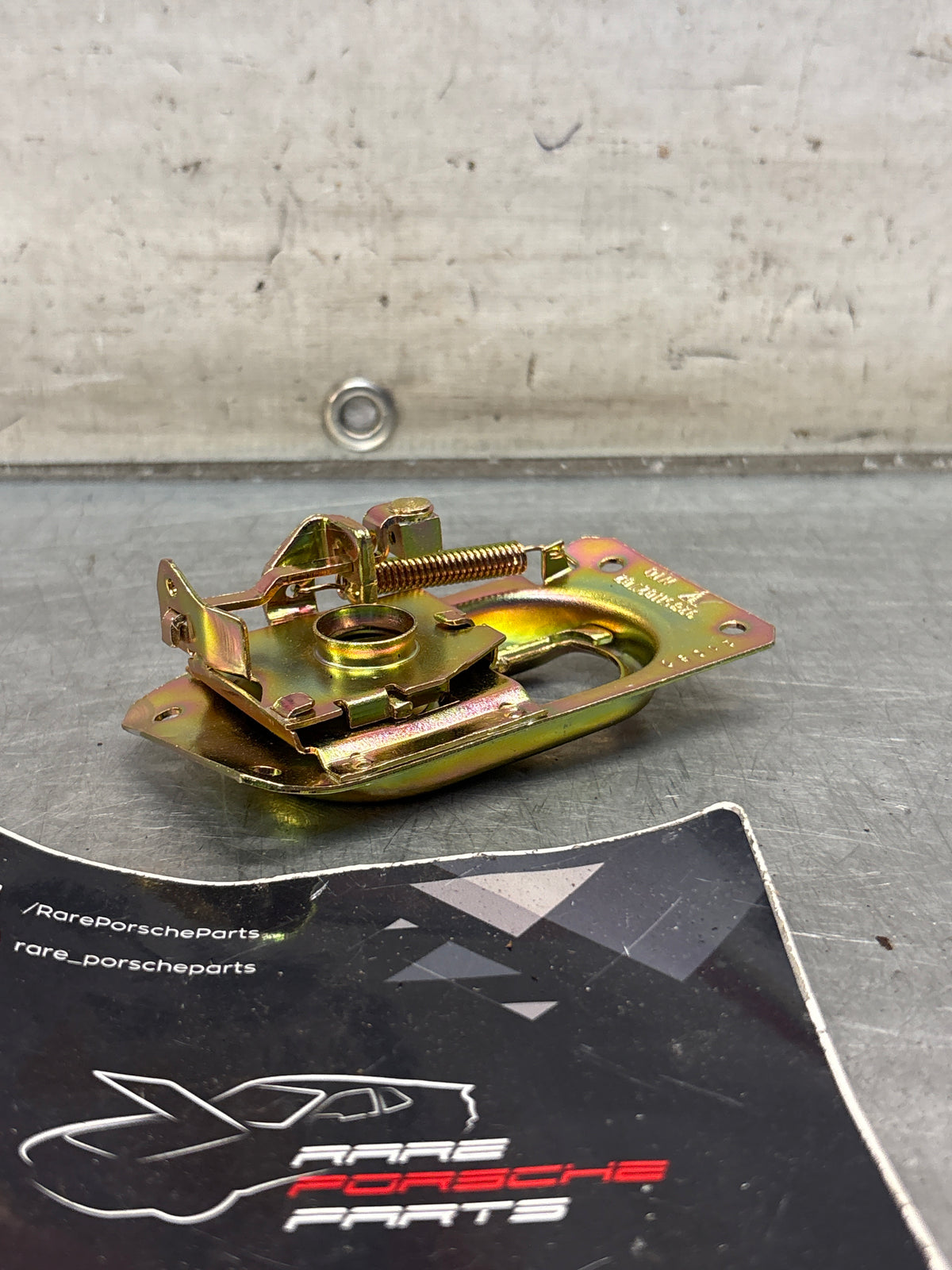Porsche 928 lid lock lower part, refurbished 92851102702