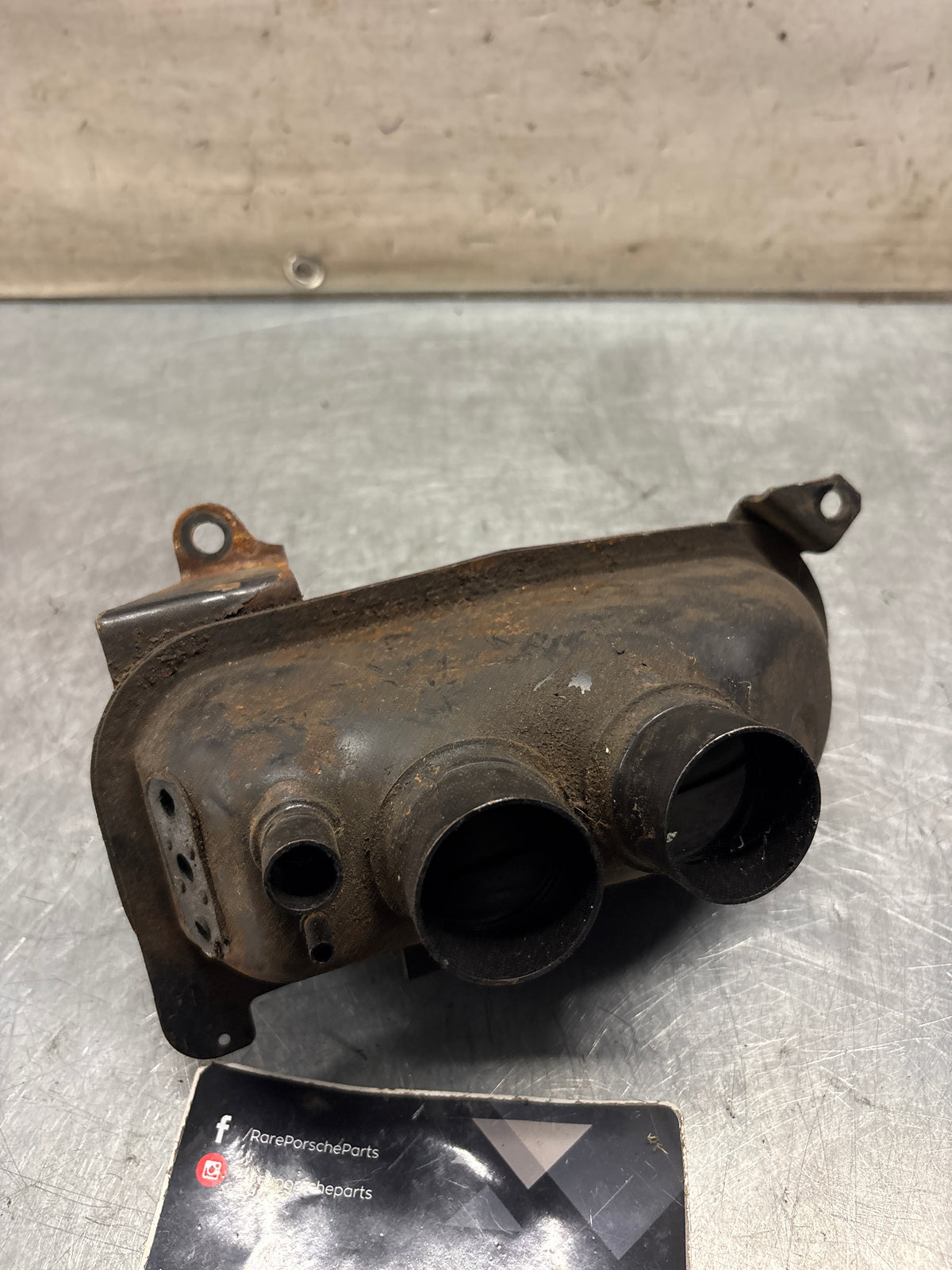 Porsche 914 air distributor housing, used 022133055K