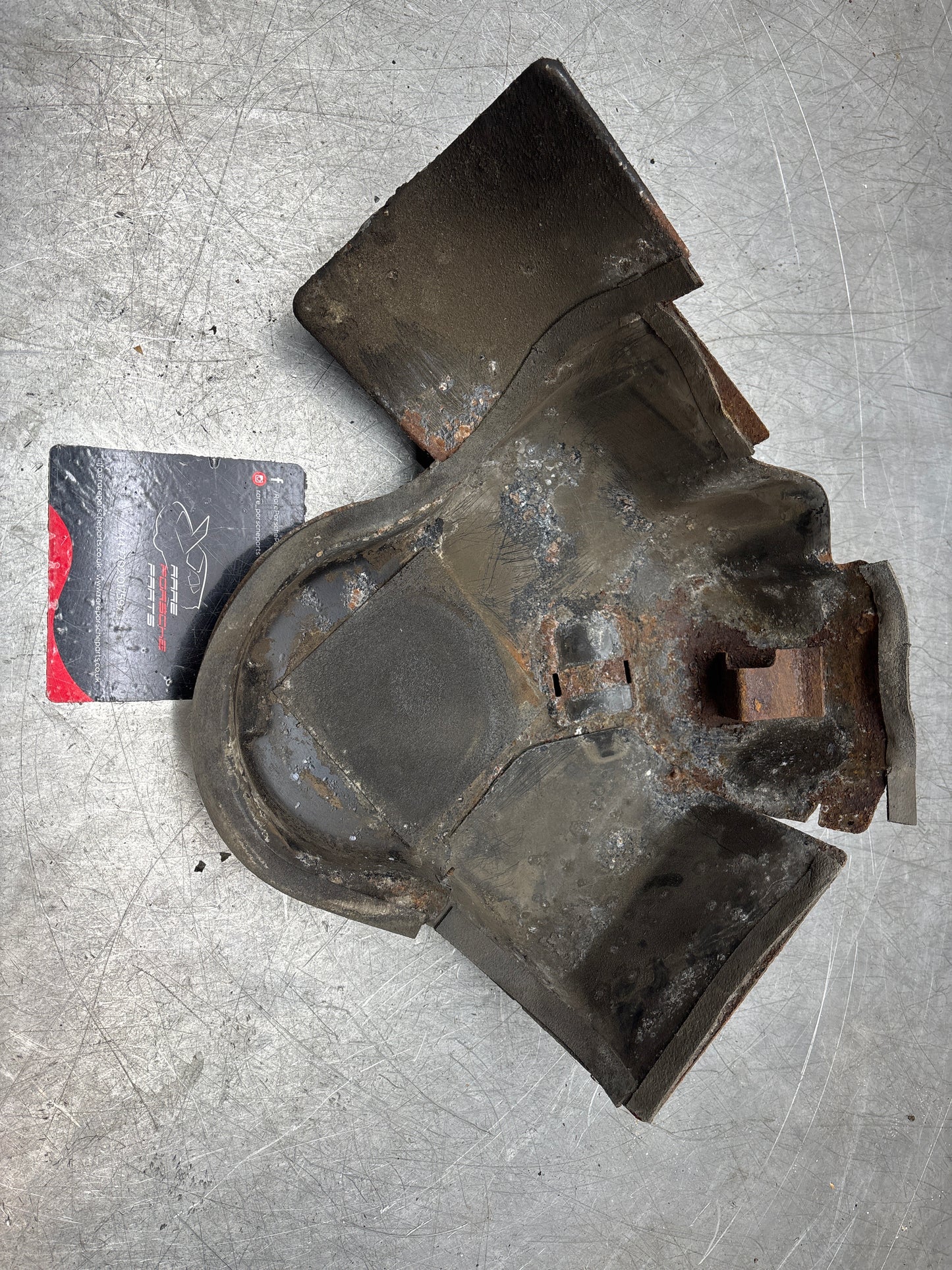 Porsche 944 85.5- fuel pump cover plate 94420133100