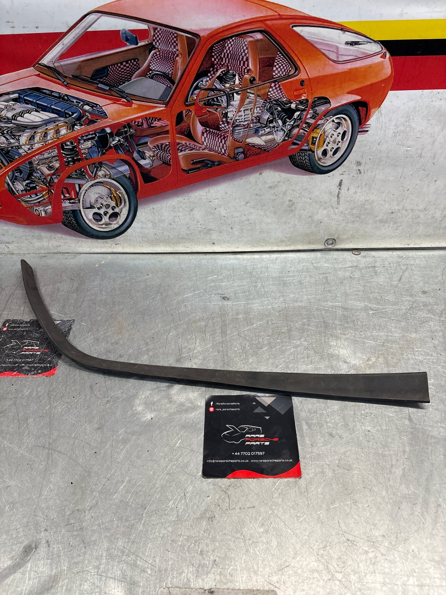 Porsche 924 left rear spoiler, used 477827557