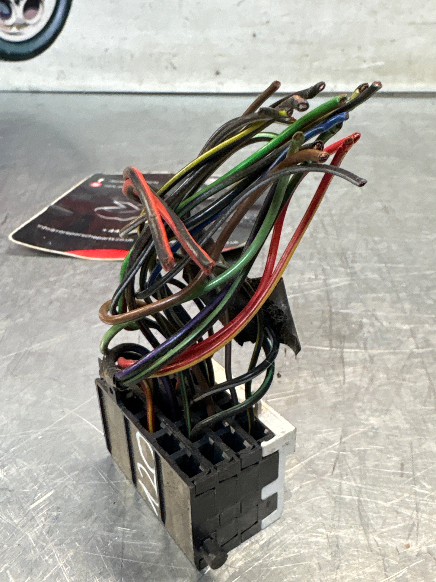 Porsche 944 85.5- fuse box pigtail, used white 92861233503