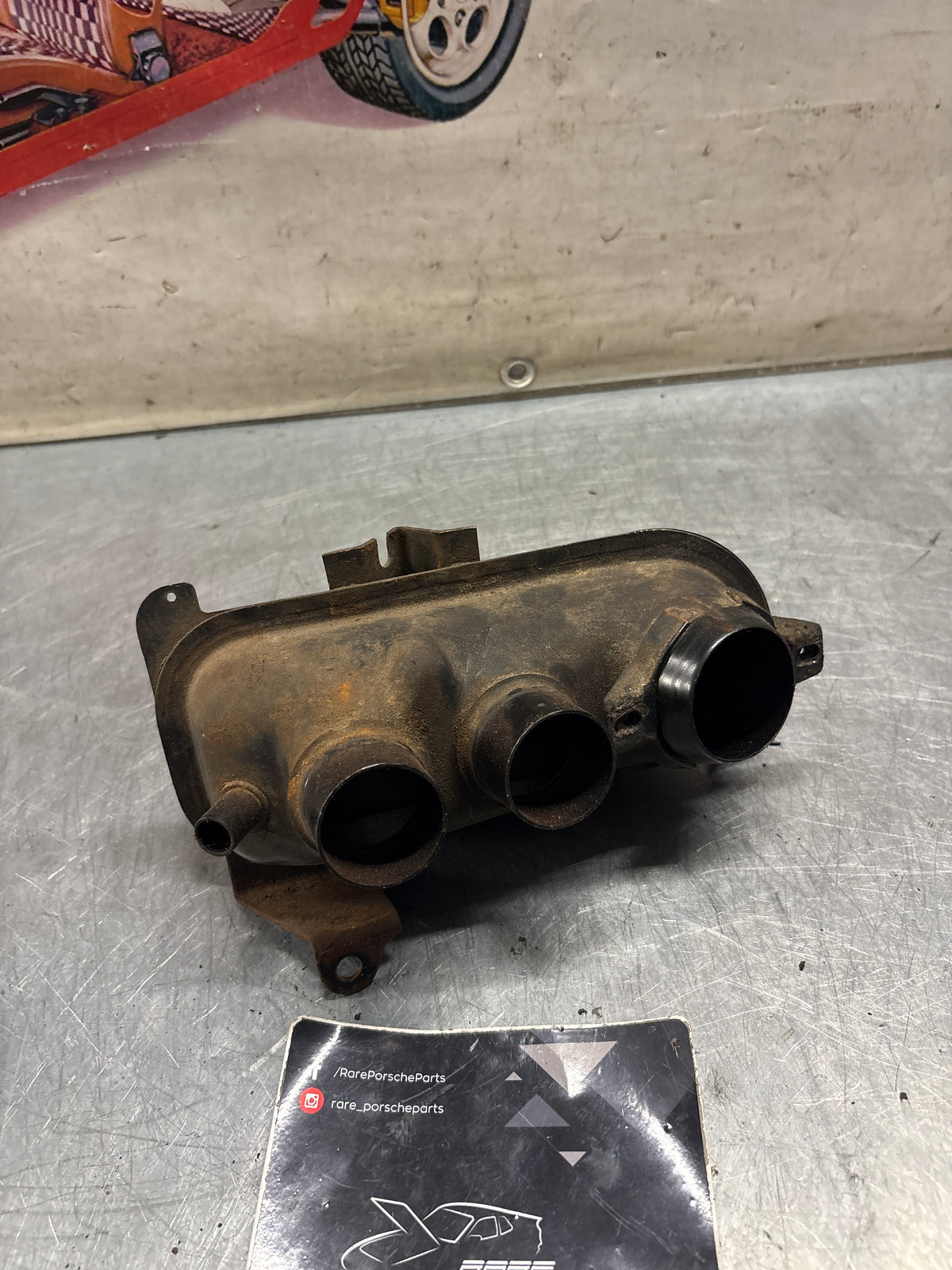 Porsche 914 air distributor housing, used 022133055K