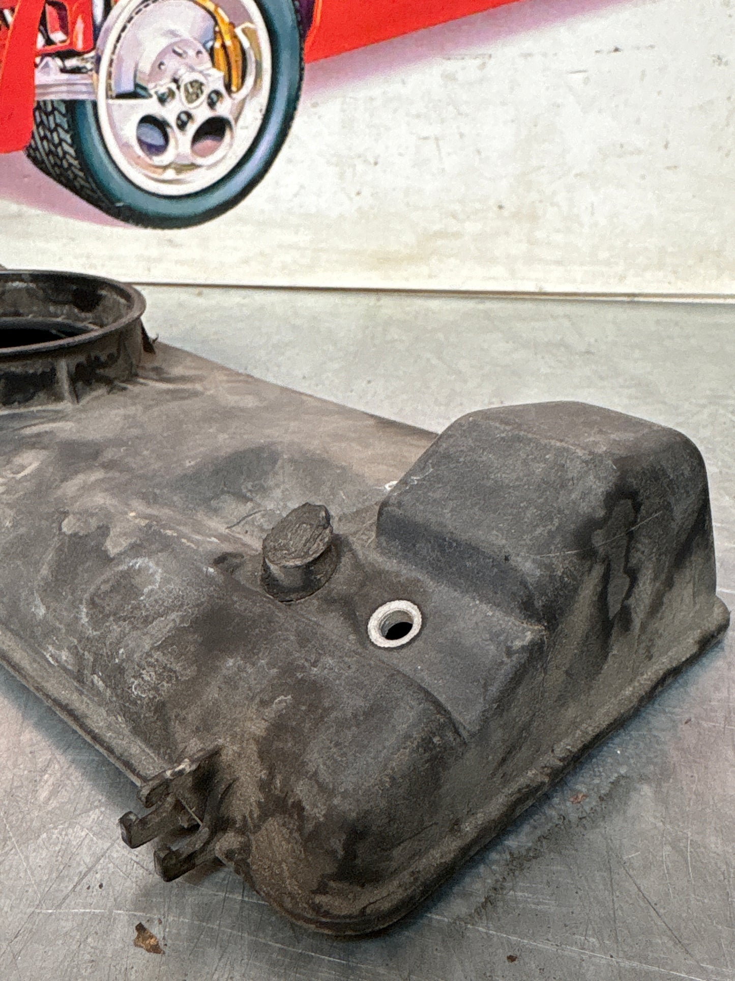 Porsche 928 lower air filter housing 92811022905