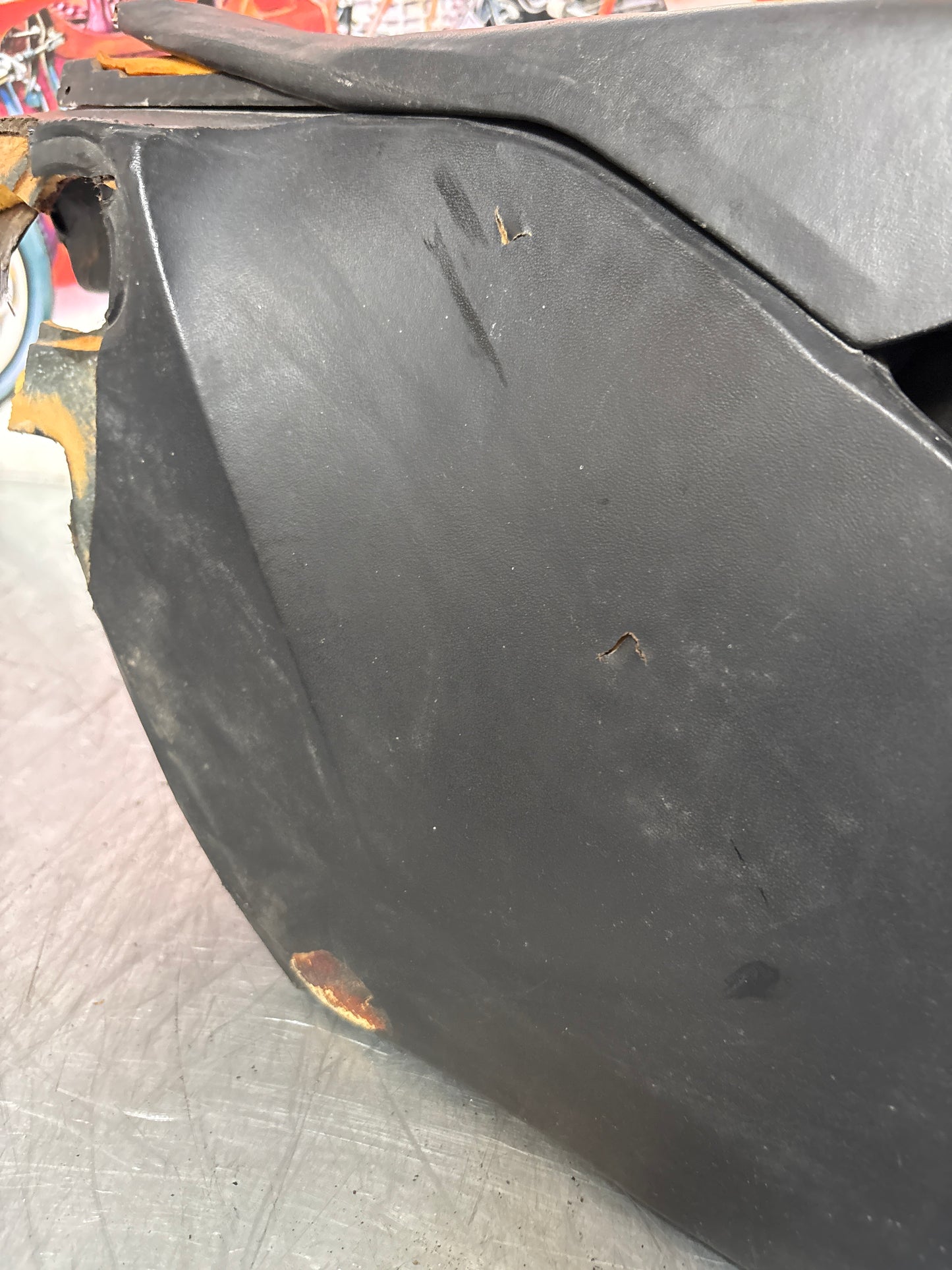 Porsche 928 S center console, rear armrest, Black no key 92852206757 spares and repair