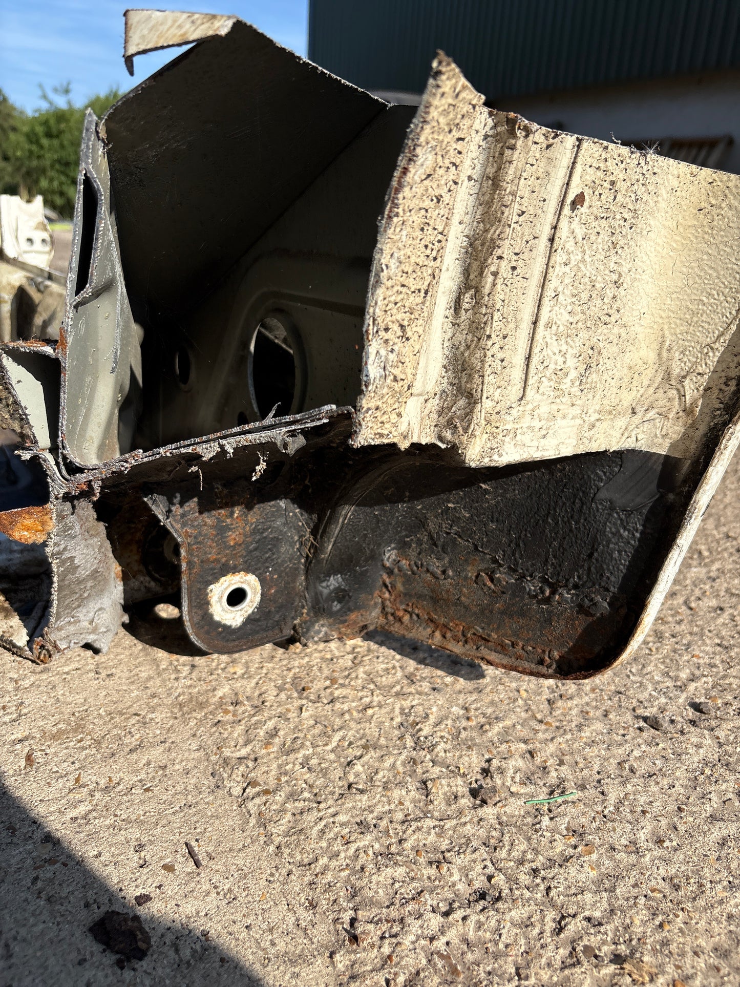Porsche 944 right sill cut