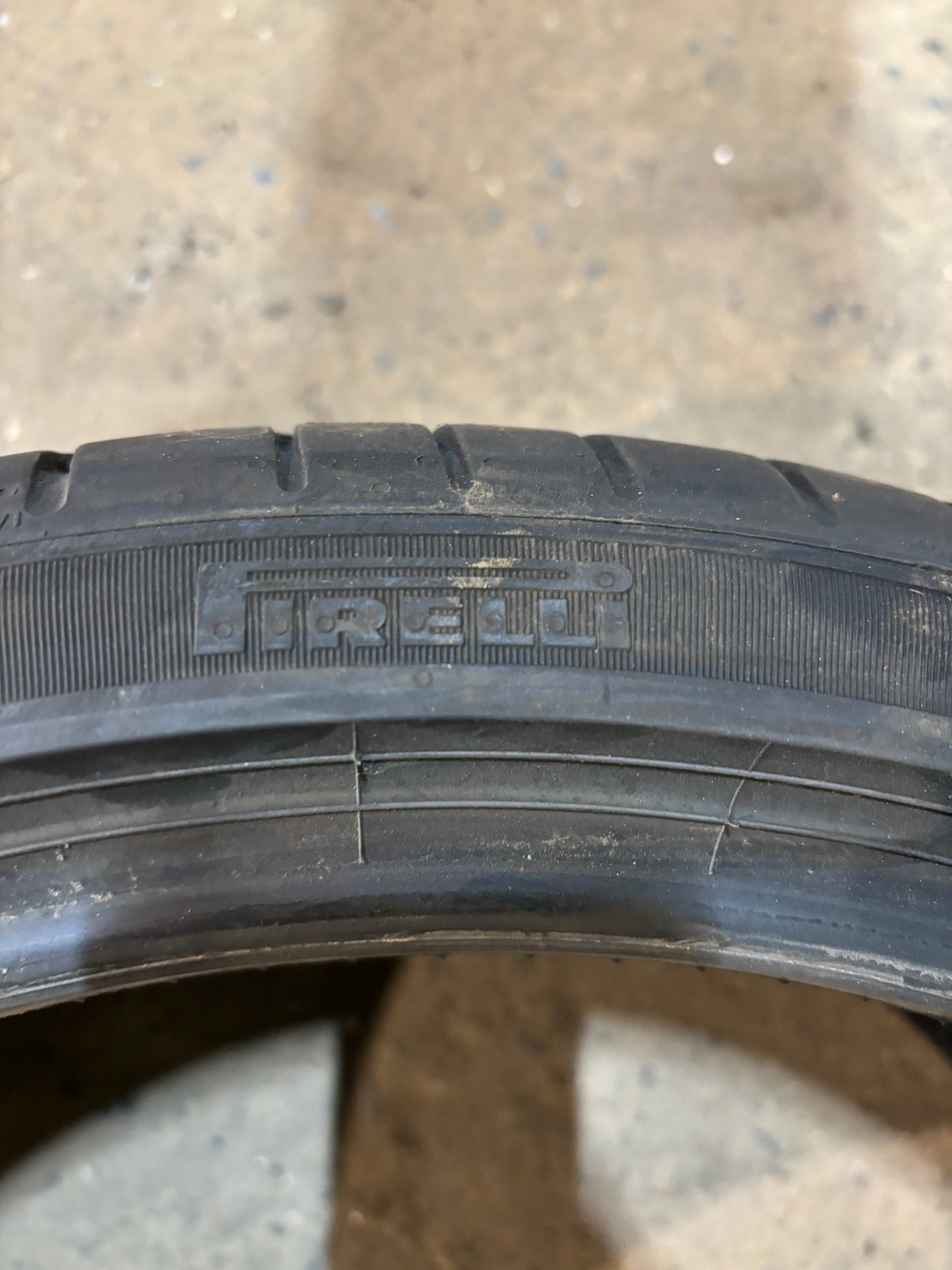 Pirelli Pzero235/35 R19 used tyre 6.4mm