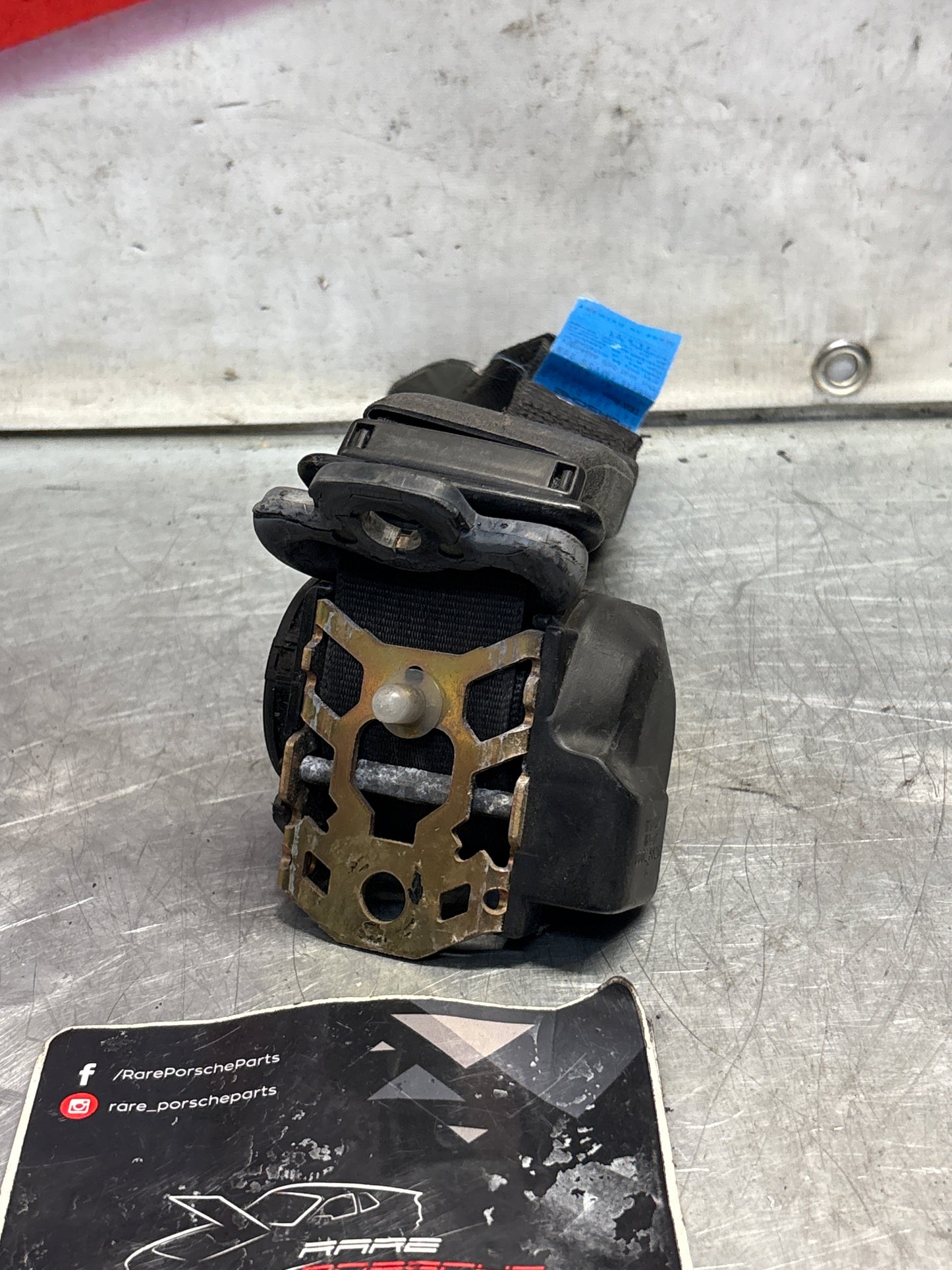 Porsche 968 / 944 S2 Cabriolet front left seatbelt, used 94180303313