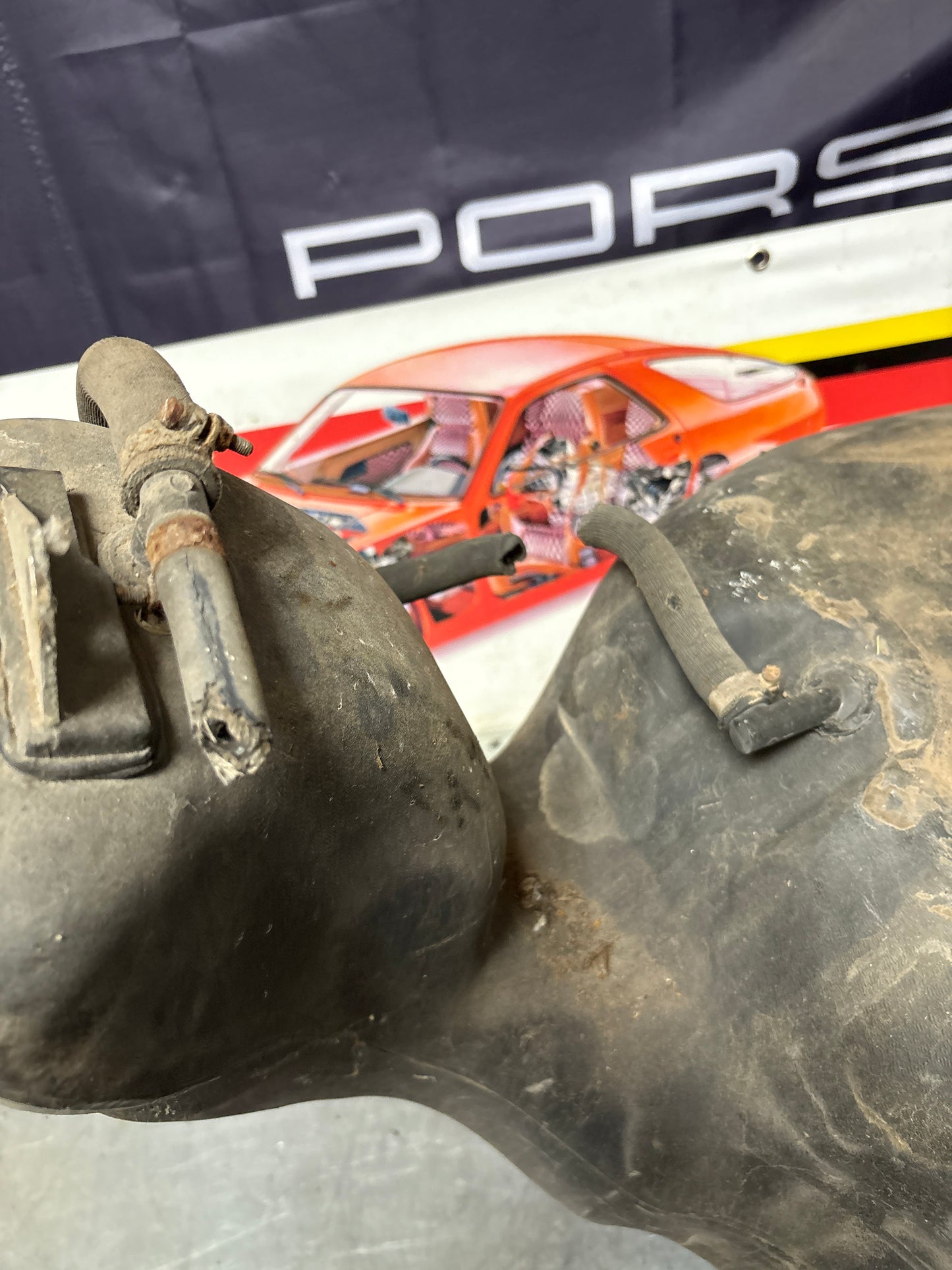 Porsche 928 S4 fuel tank, used 928201003 05/06