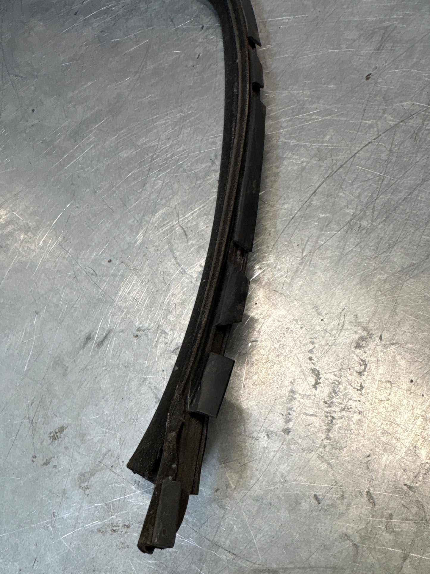 Porsche 928 right door channel seal, for spares or repair 92853732403