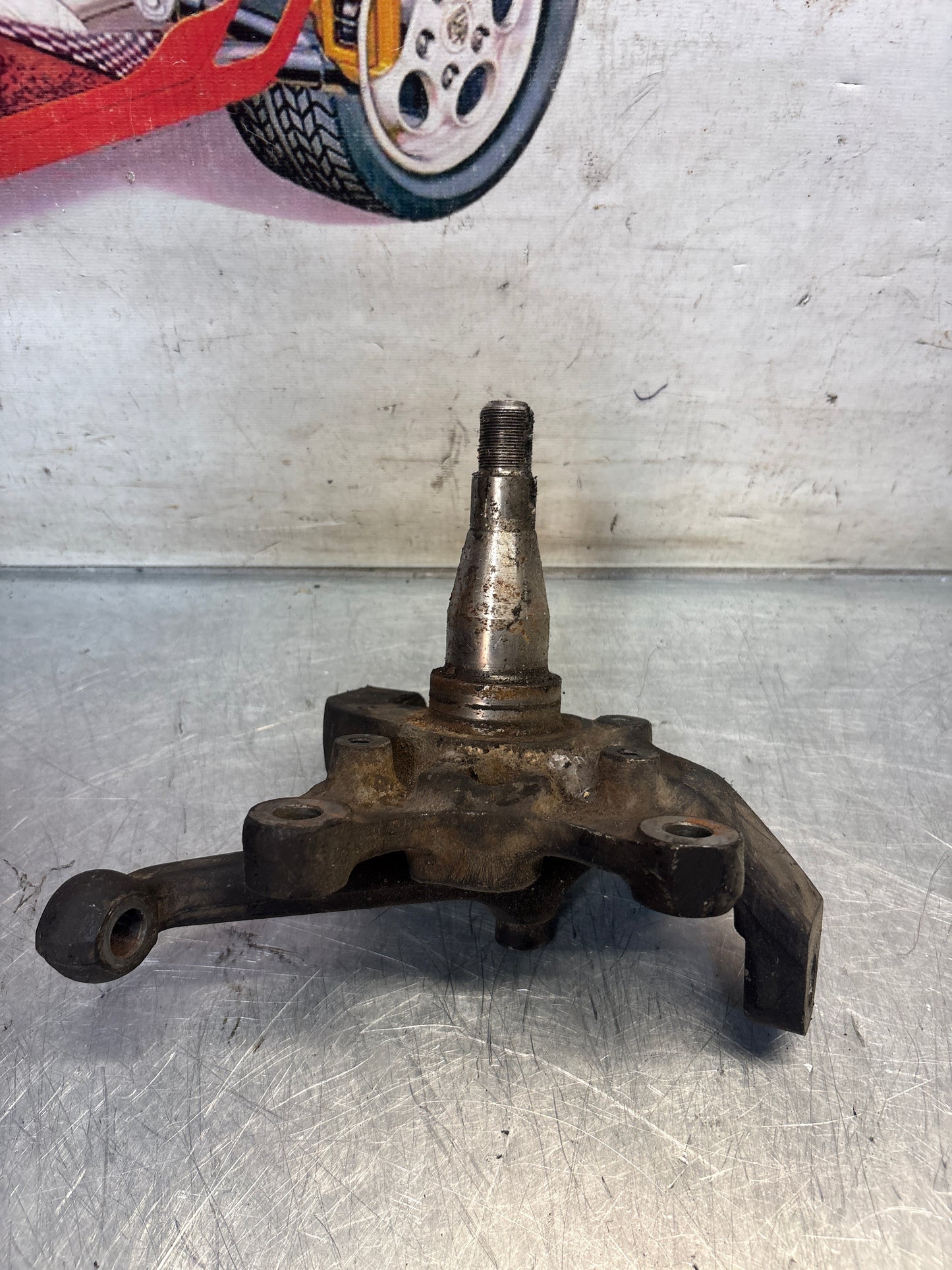 Porsche 928 left steering spindle knuckle, used 92834105713