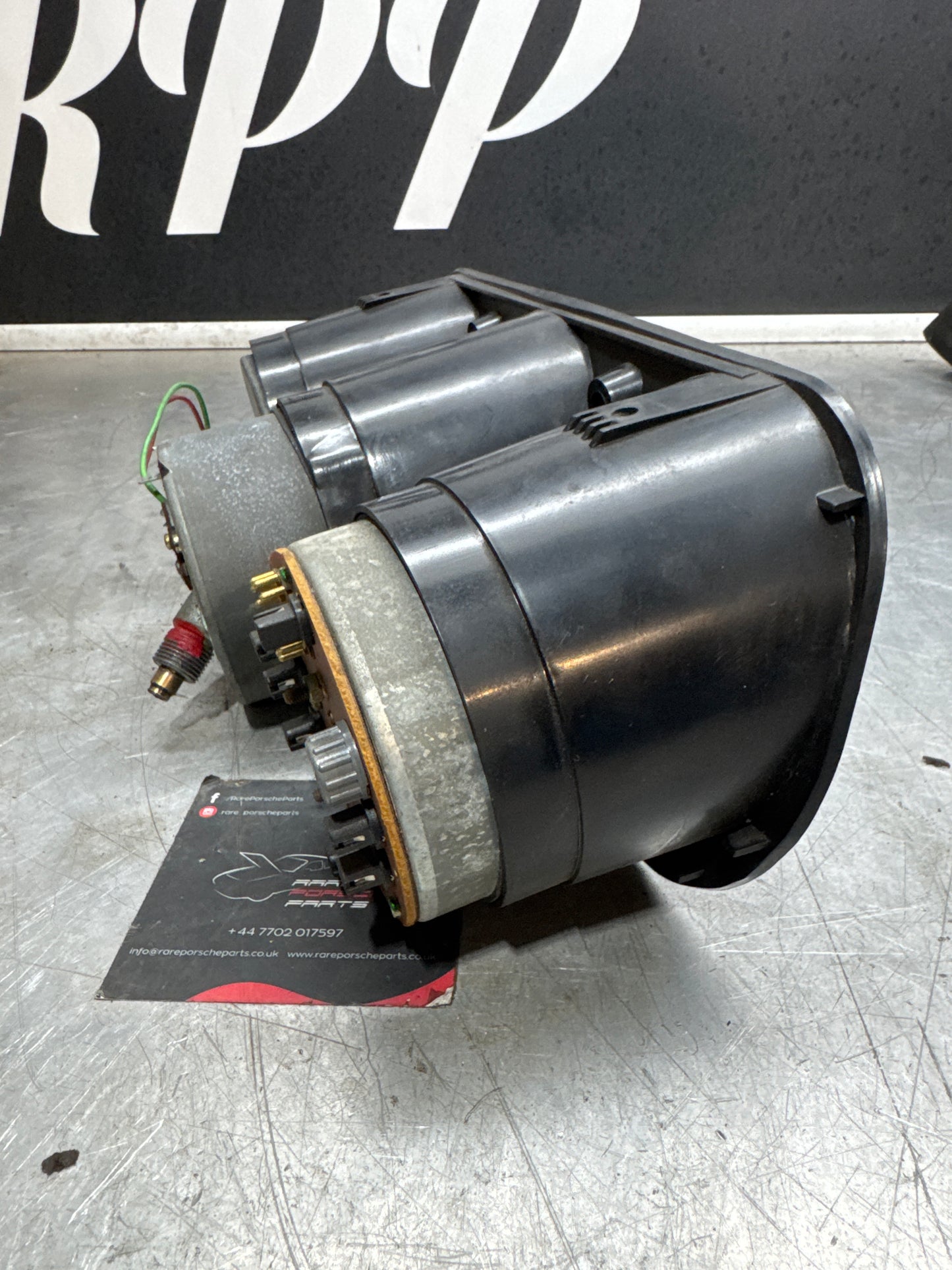 Porsche 944 complete set of instruments , used 95697miles 94464131000 / 94464103600 / 94464120701