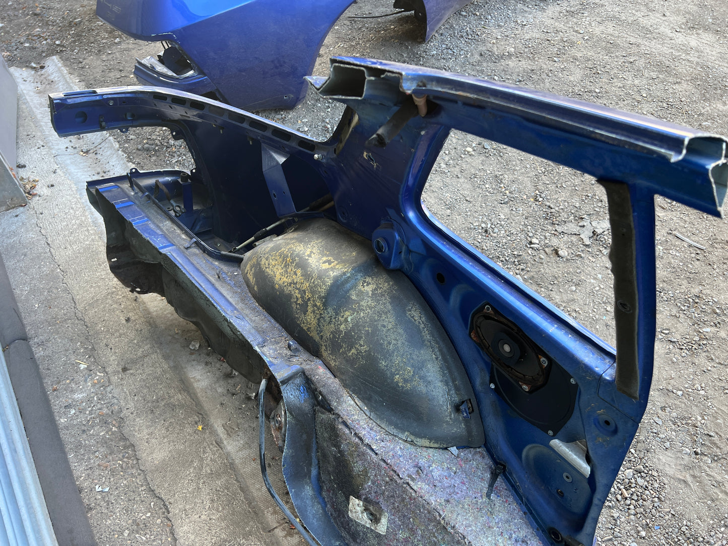 Porsche 944 left side cut, rear fender with sill 94450390303, 94450361102