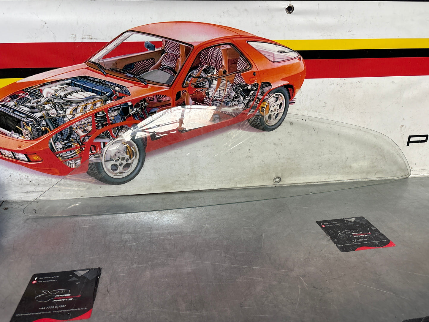 Porsche 928 rear quarter side glass, clear right, 92854310408 used