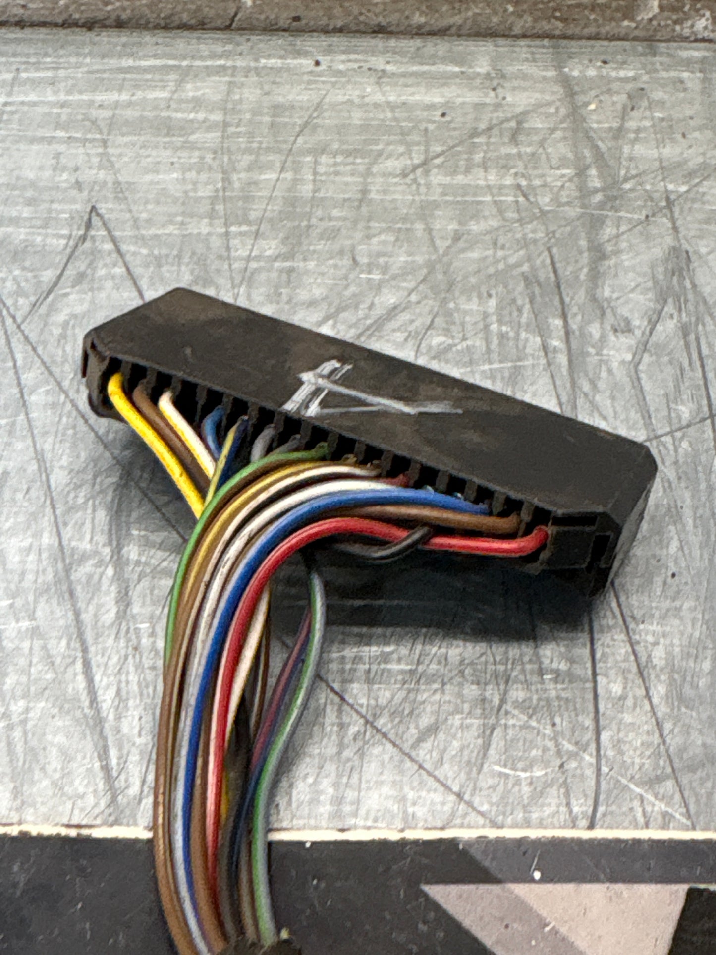 Porsche 944 cable harness connector, for spares or repair 94461231100