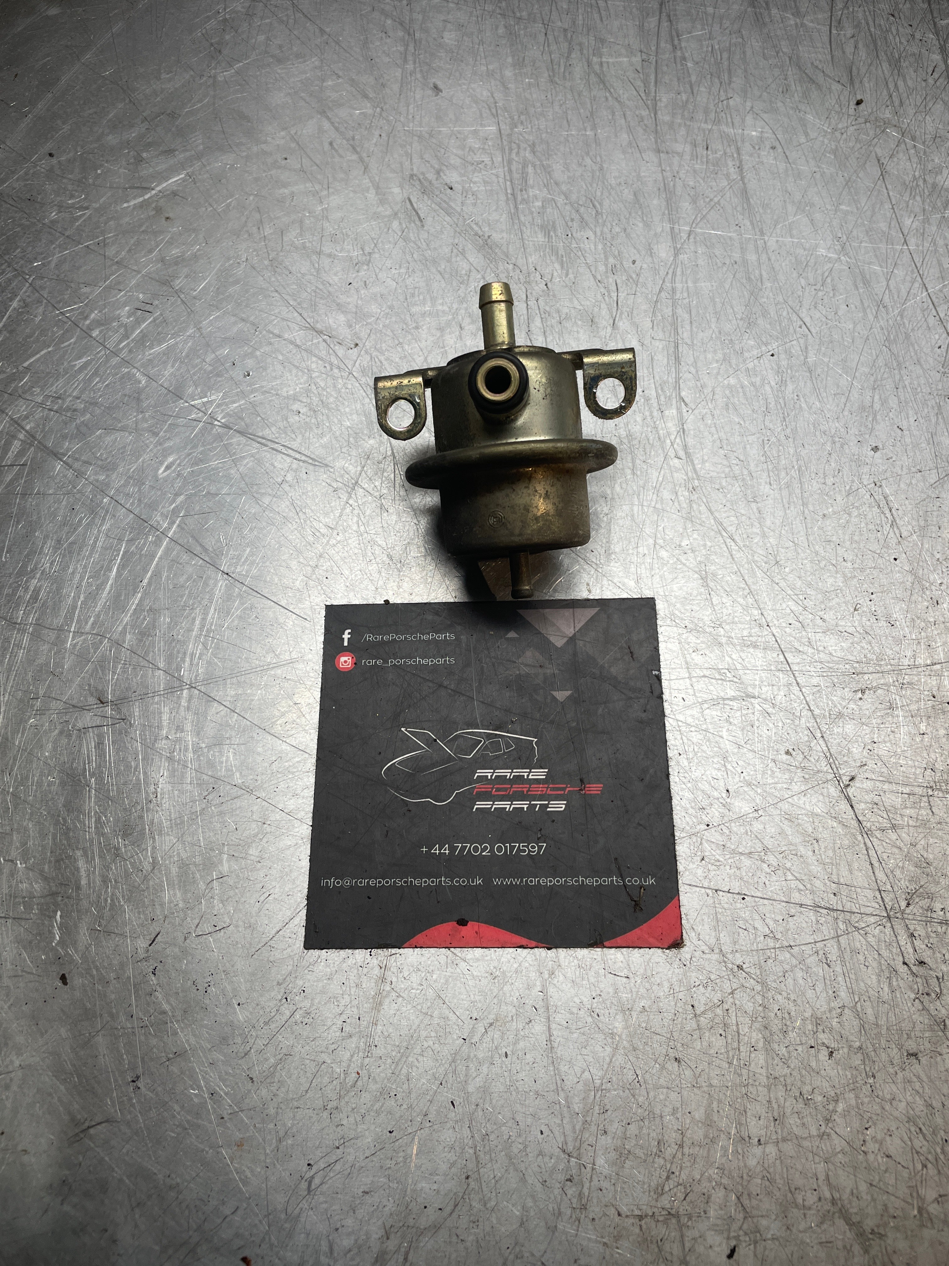 Bosch fuel pressure regulator 0280160263, used Rare Porsche Parts