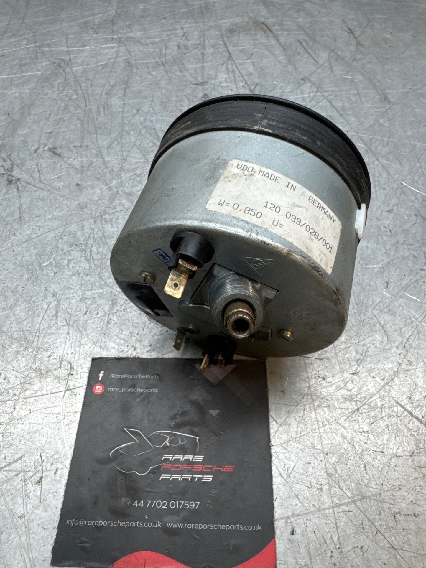Porsche 944 speedometer showing 47157 miles 94464103600 used