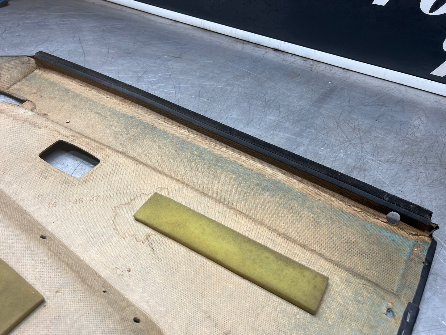 Porsche 944 left black door card for late cars from 85.5 944555017