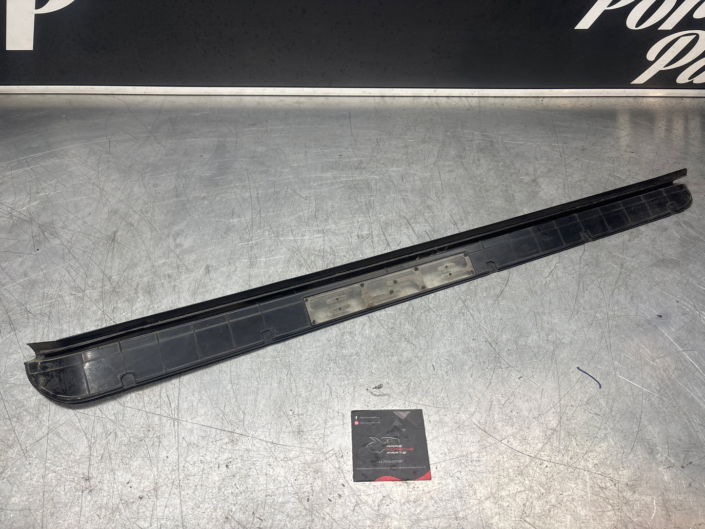 Porsche 928 scuff plate, door sill trim, left, N/S 92855105502 used
