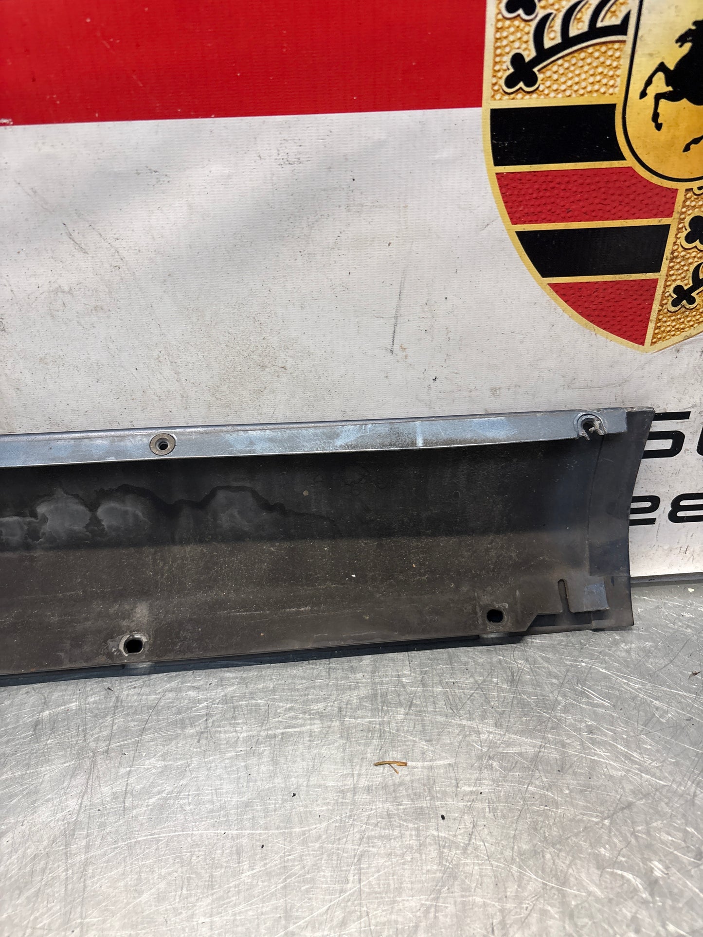 Porsche 928 S4 left sill cover, used 92855908502