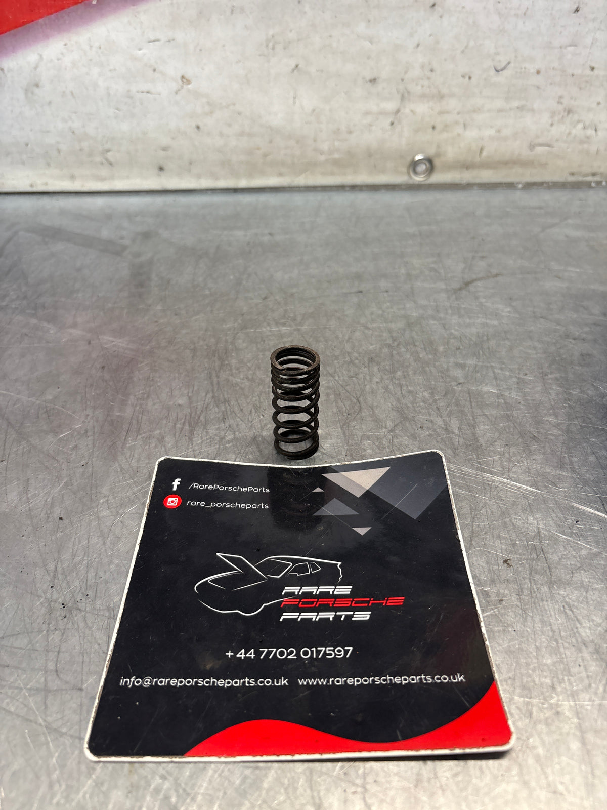 Porsche 924 inner valve spring, used 046109633