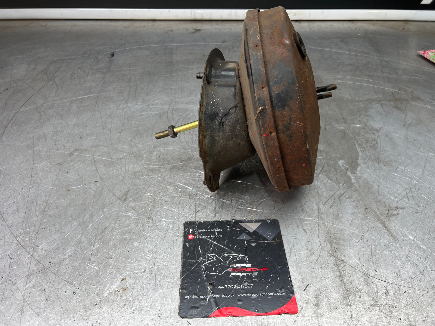 Porsche 944 brake booster, used 95135502711