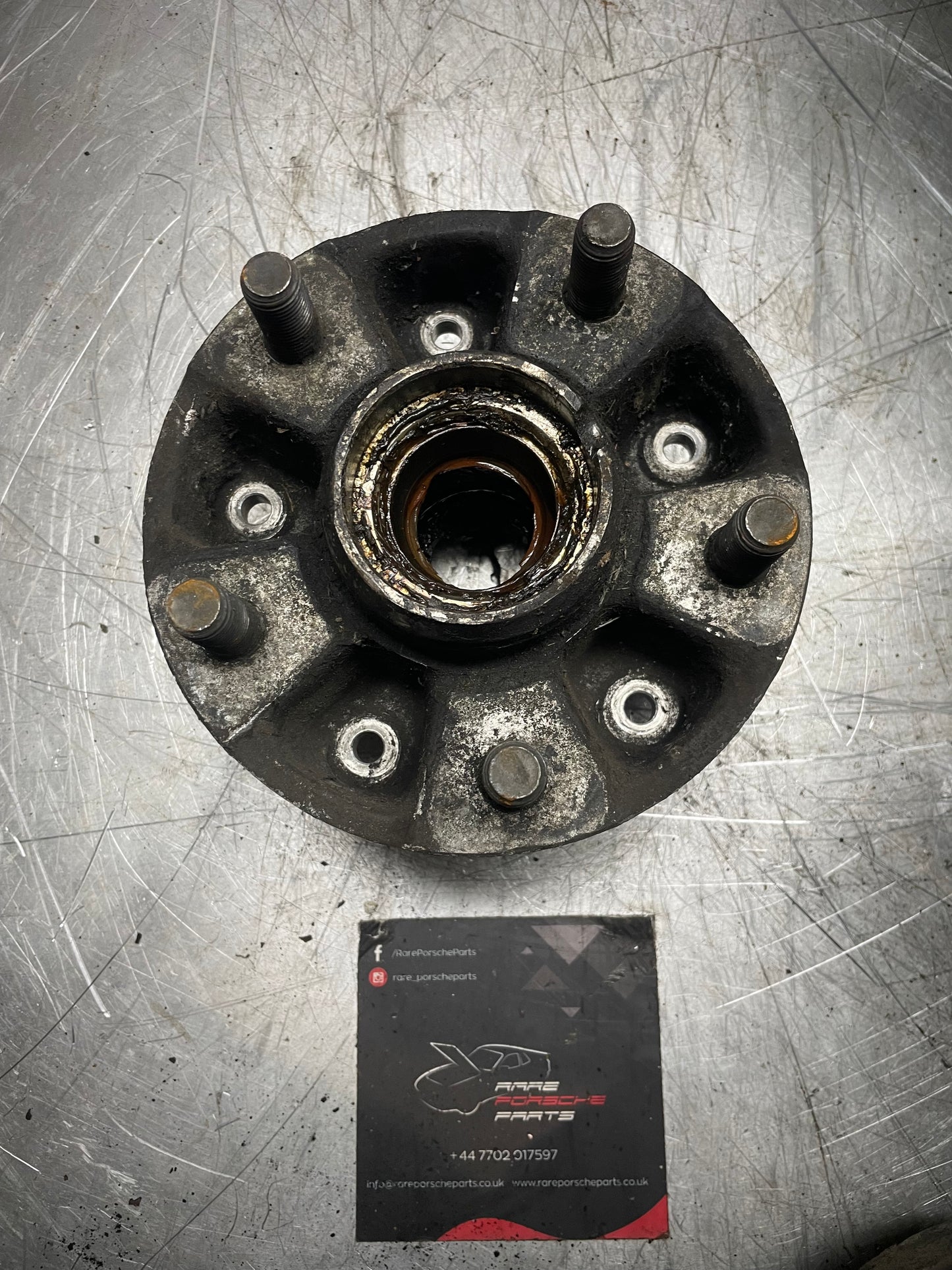 Porsche 924 944 without ABS front hub, refurbished  477405605D