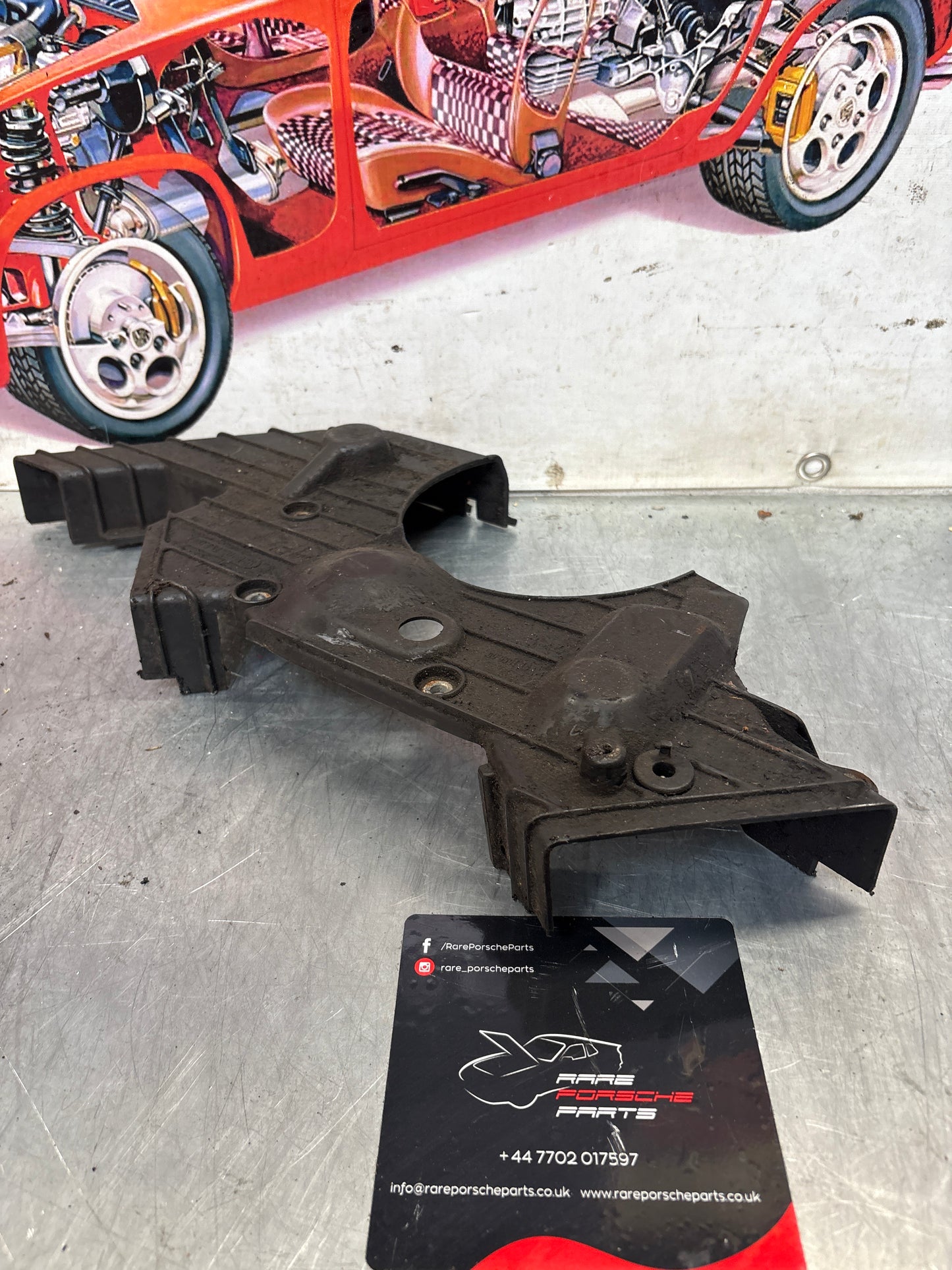 Porsche 928 central cam belt cover, used 92810514404