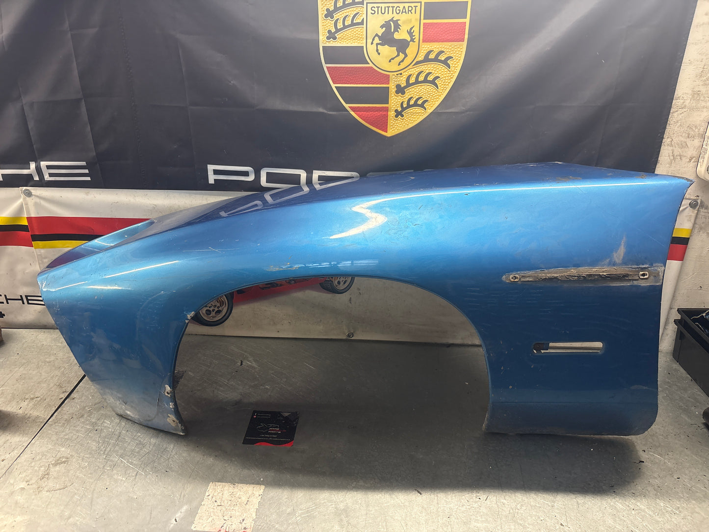 Porsche 928S front left wing, 92850301103 used