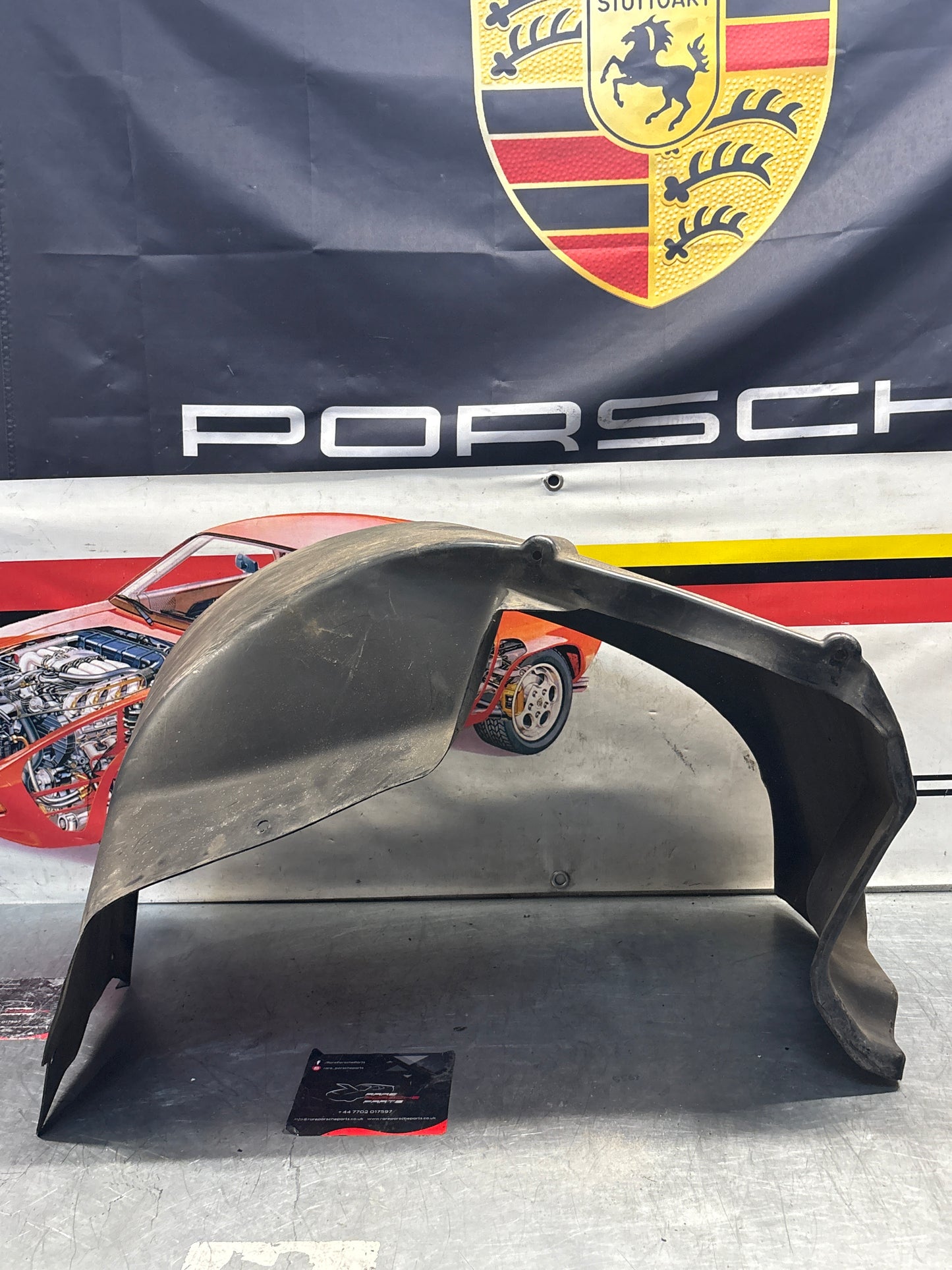 Porsche 928 wheel arch liner  Left 92850438105 Used