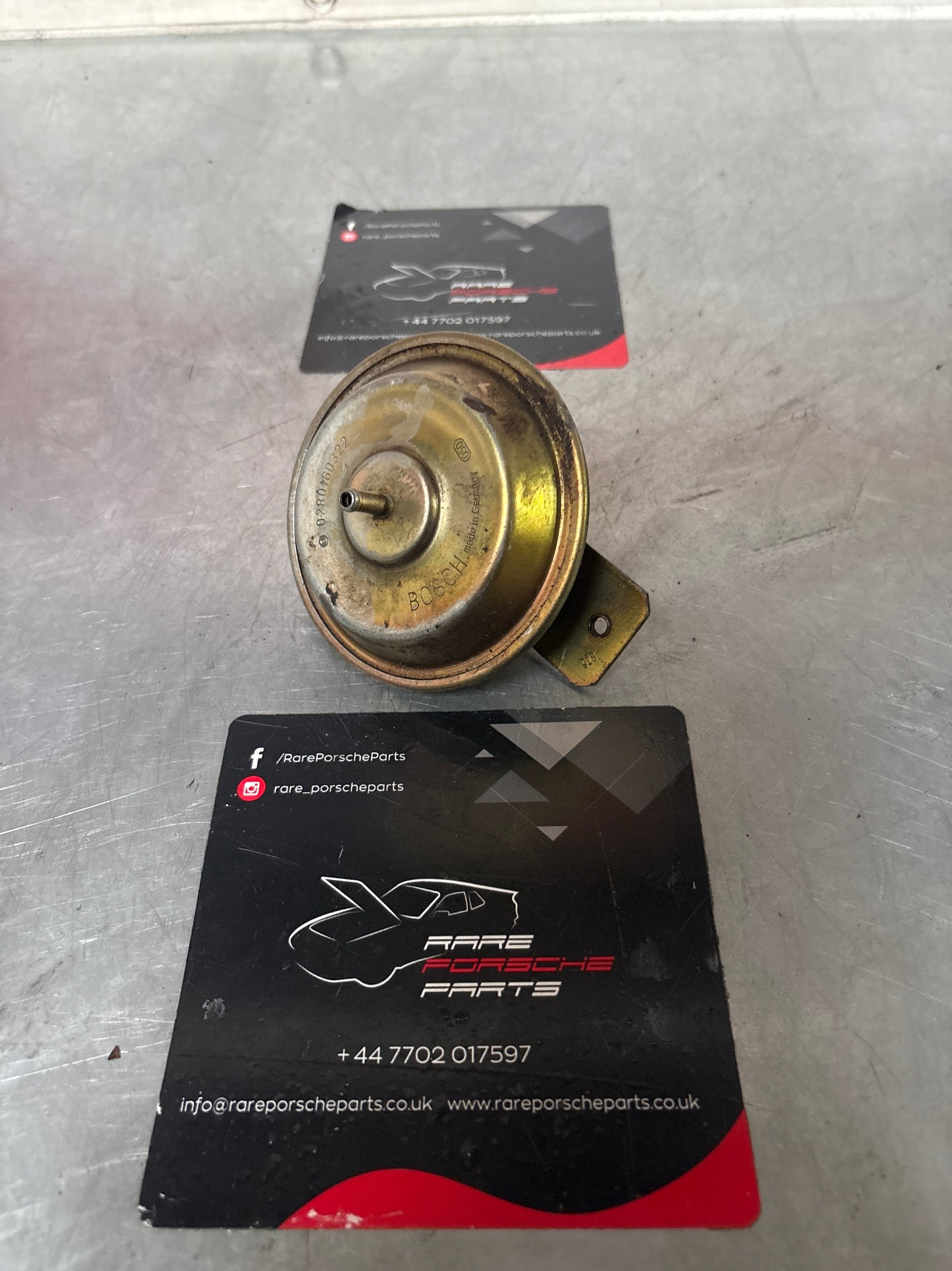 Porsche 928 Bosch fuel pressure regulator, used 0280160322