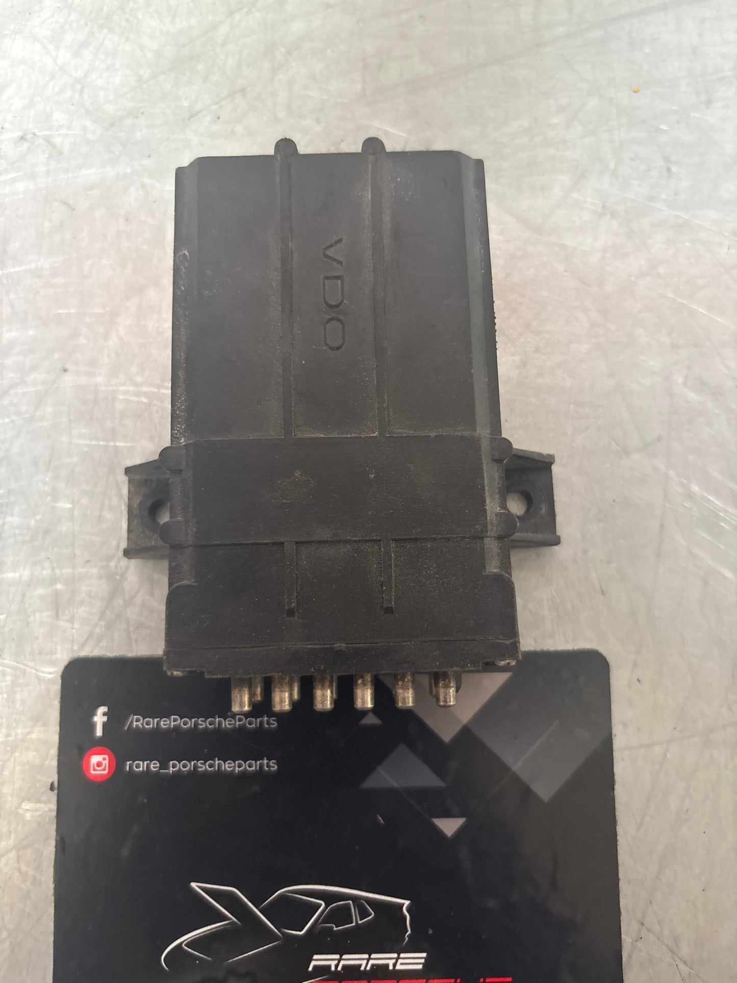 Porsche 928 light bulb controlling device 92864160302