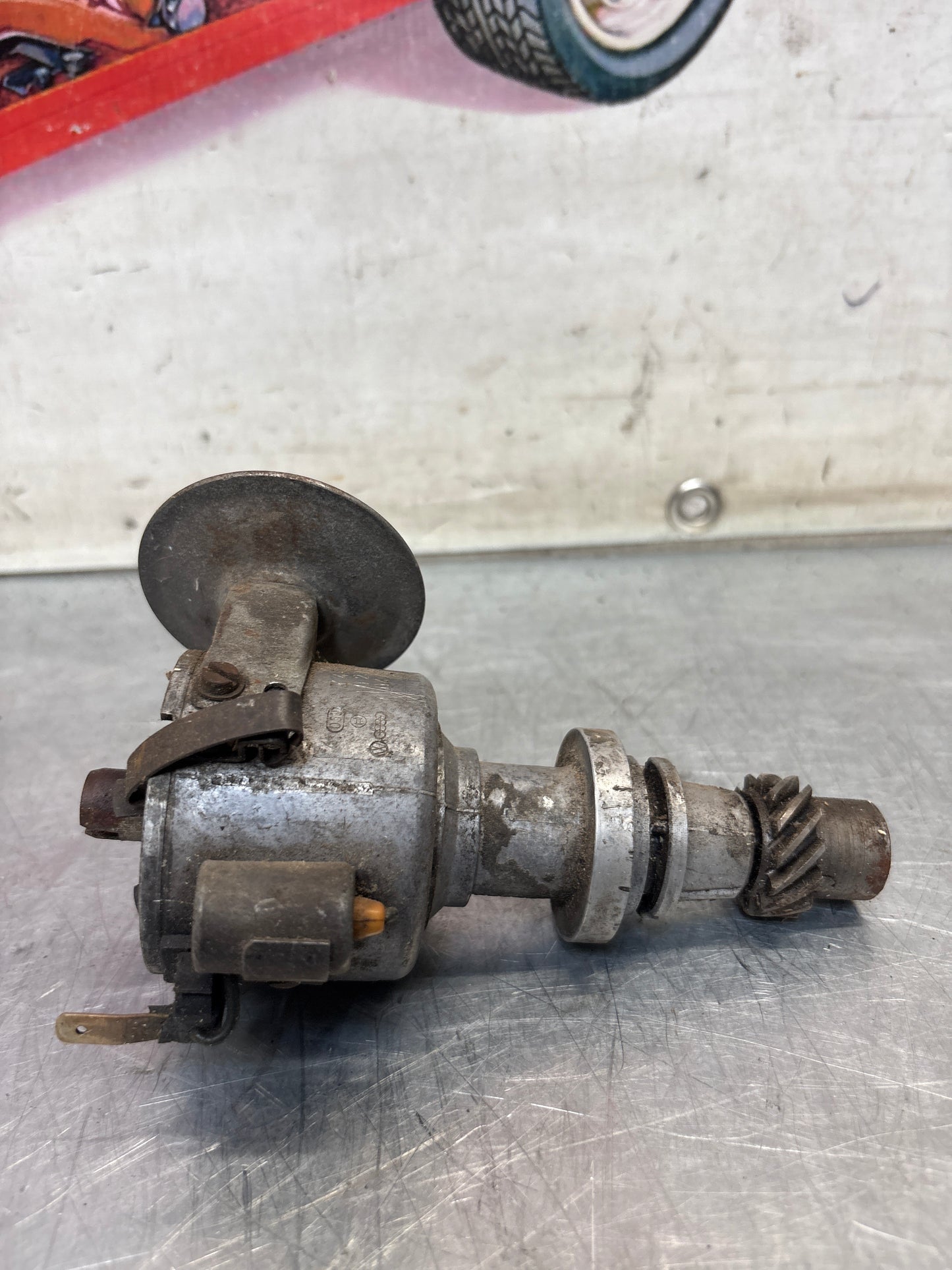 Porsche 924 ignition distributor, used 0231170202 / 047905205B