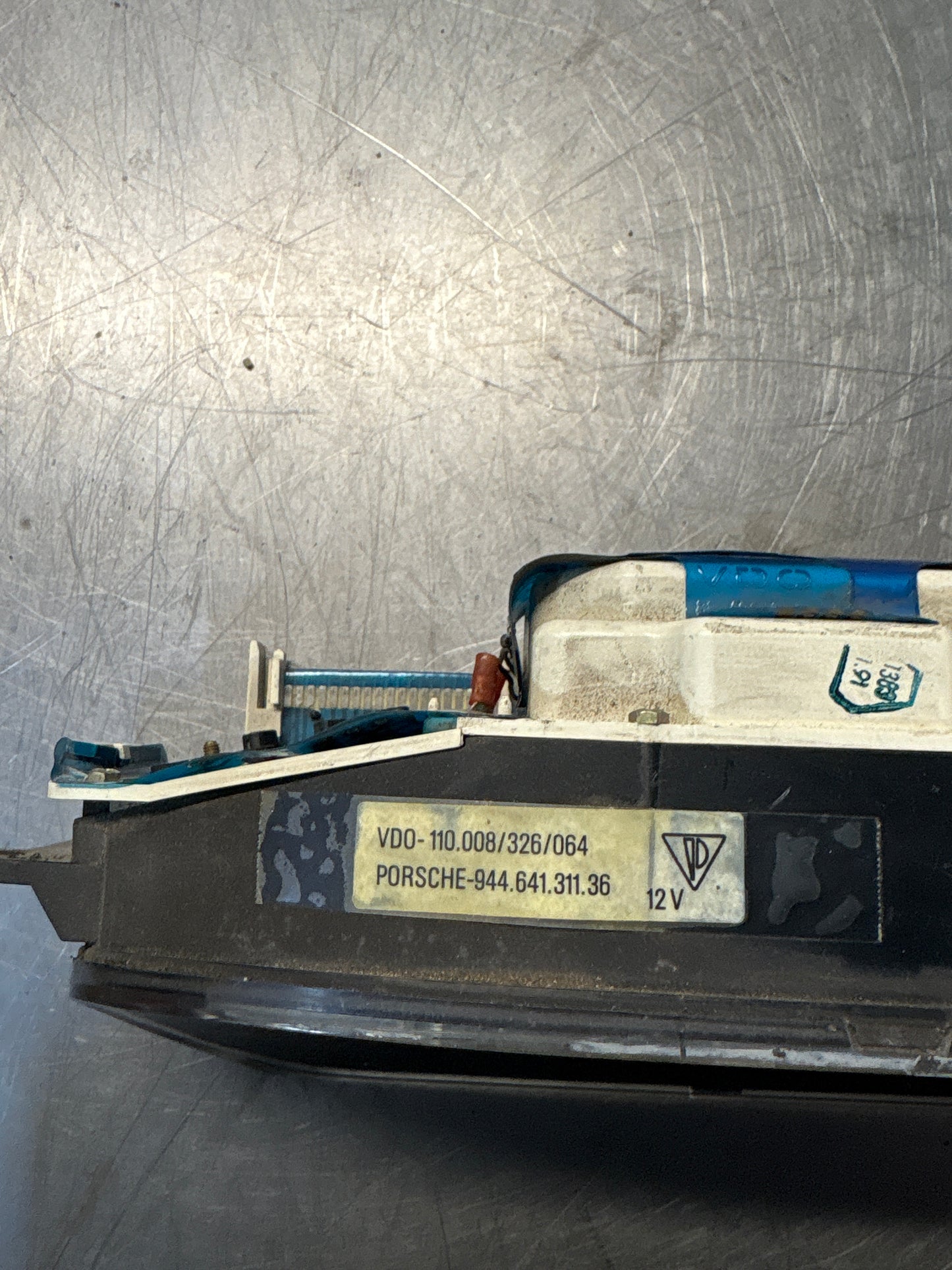 Porsche 944 dash clock binnacle pod speedometer, 94464131136 used  165061 km plastic screen has some small scratches