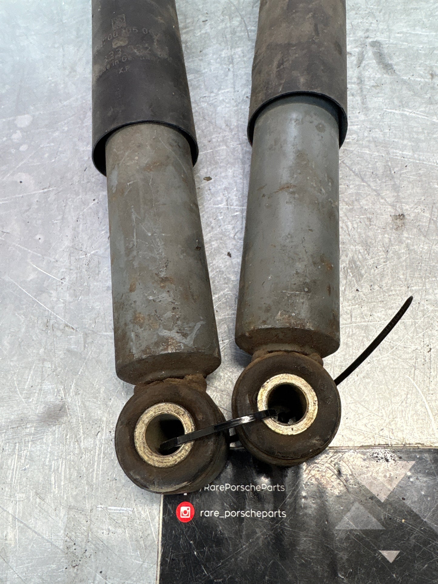 Porsche 944 86- pair of rear suspension shock absorbers, used 95133303205