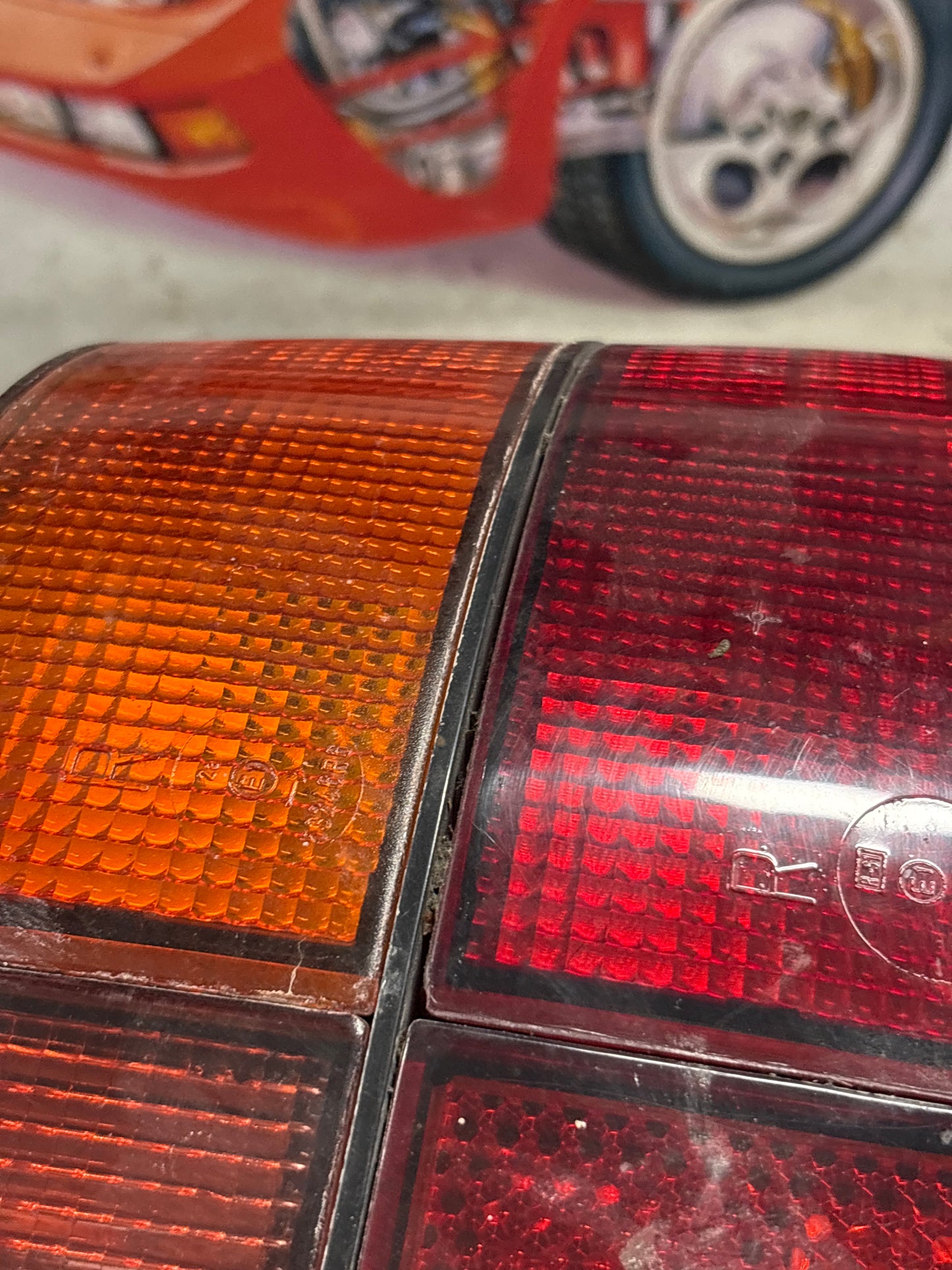 Porsche 944 right rear tail light 477945214 used