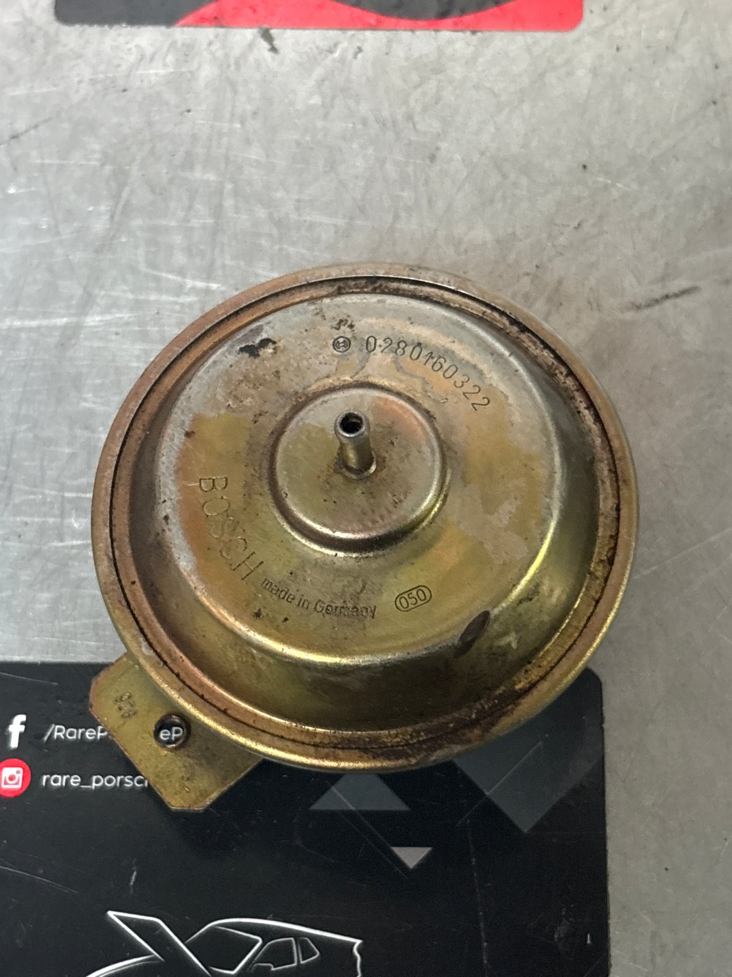 Porsche 928 Bosch fuel pressure regulator, used 0280160322