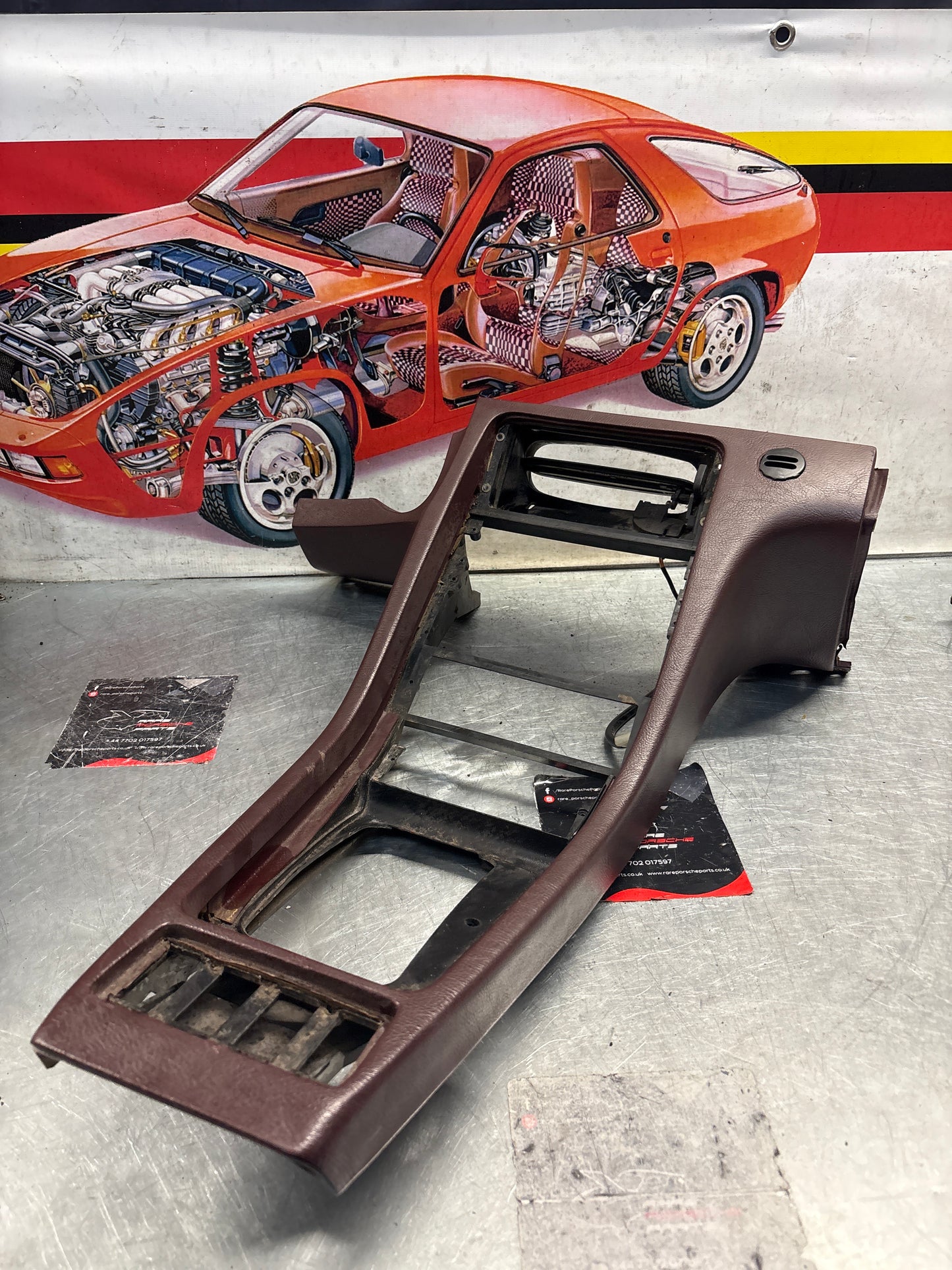 Porsche 928 Center console, used 92855206304 burgundy